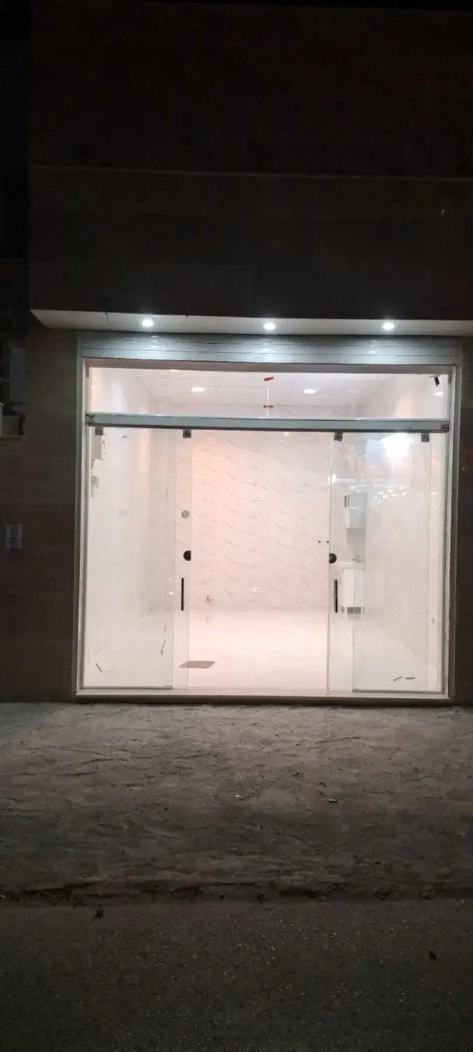مغازه تجاری جهت اجاره.کاشی .کف سرامیک.۲۸متر|اجارهٔ مغازه و غرفه|بجنورد, |دیوار