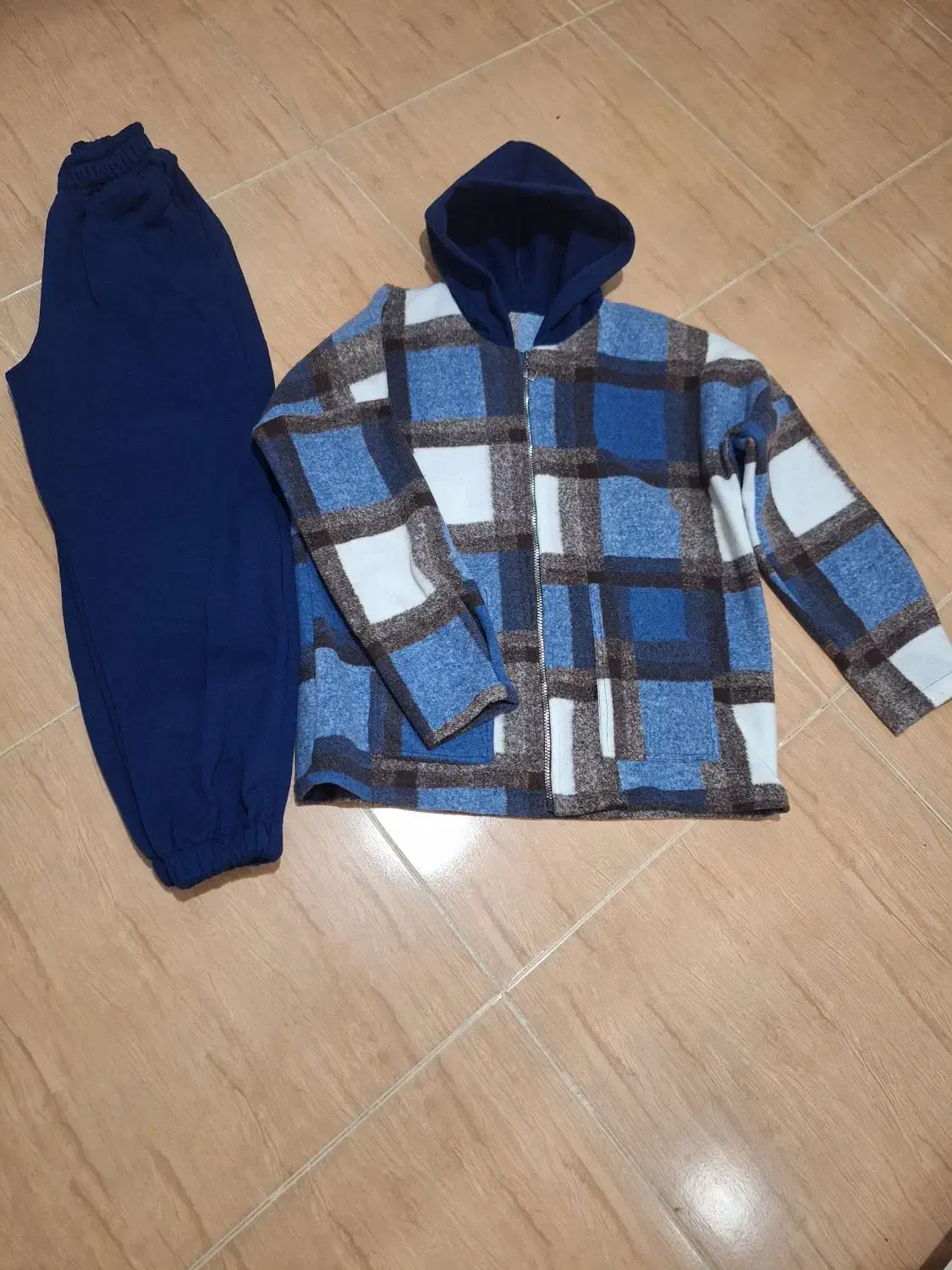 هودی و شلوار ۶۵۰ هزار فقط فقط انلاین|لباس|رشت, معلم|دیوار