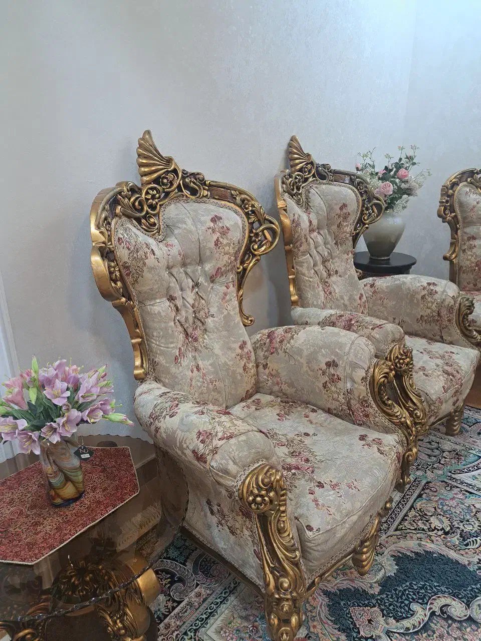 (مبل سلطنتی در حد نو )با تخفیف ویژه  درجه یک|مبلمان خانگی و میز عسلی|آستانه اشرفیه, |دیوار