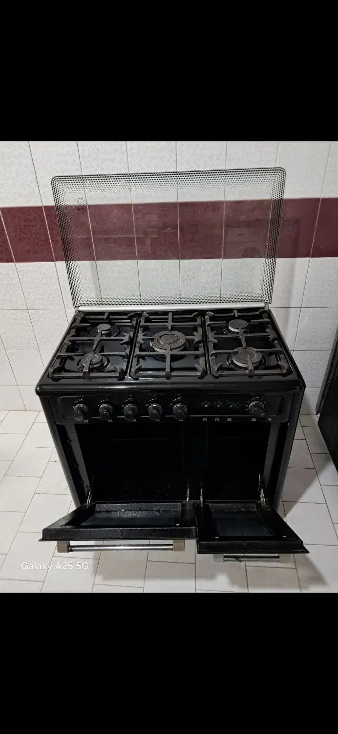 باسلام  گاز 5شعله طرح فر شرکت پارس یک سال کار کرده|اجاق گاز و لوازم برقی پخت‌وپز|کنار تخته و کمار, |دیوار