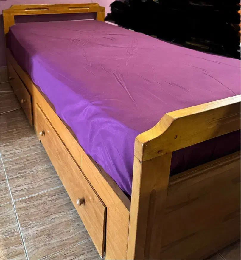 تخت یکنفره چوبی سالم و محکم|تخت و سرویس خواب|گرگان, |دیوار