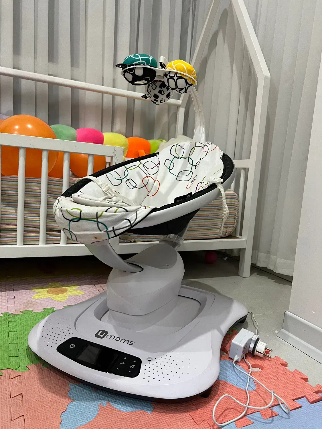گهواره برقی نوزادمدل شکم مادر 4momsاصل|تخت و سرویس خواب|کرج, کرج نو|دیوار