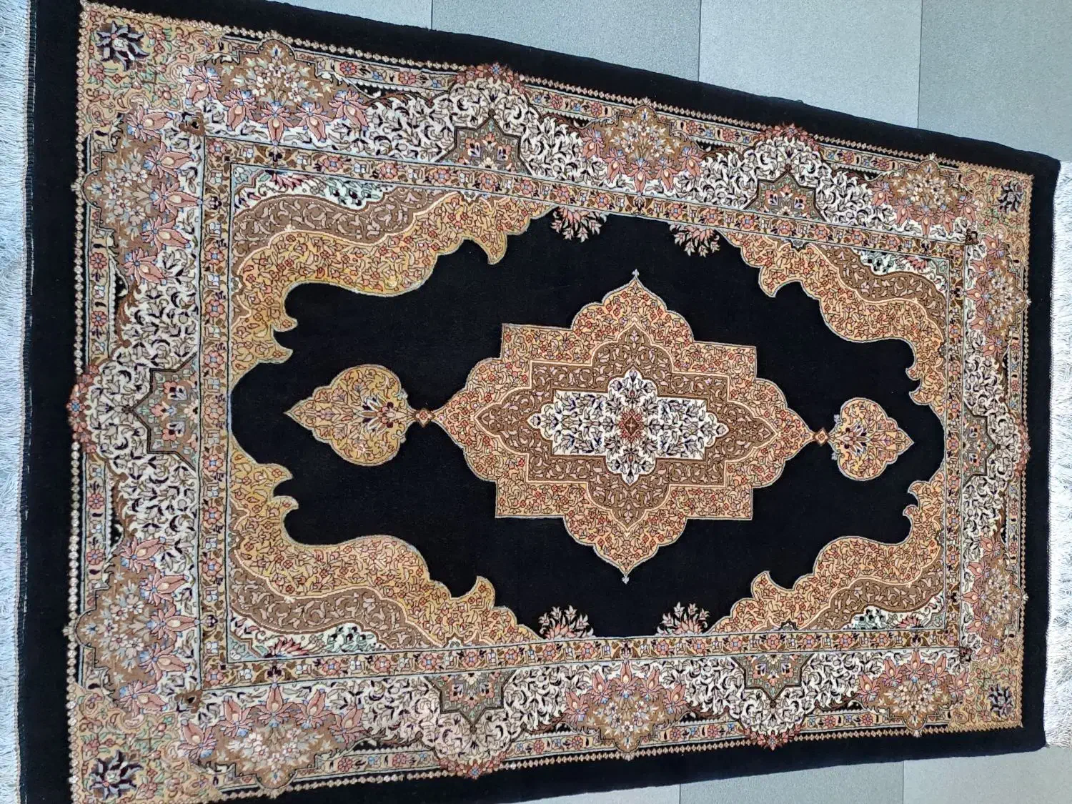 چندتخته فرشهای ساروق وقم وگلیم فوری فروشی|فرش|اراک, |دیوار