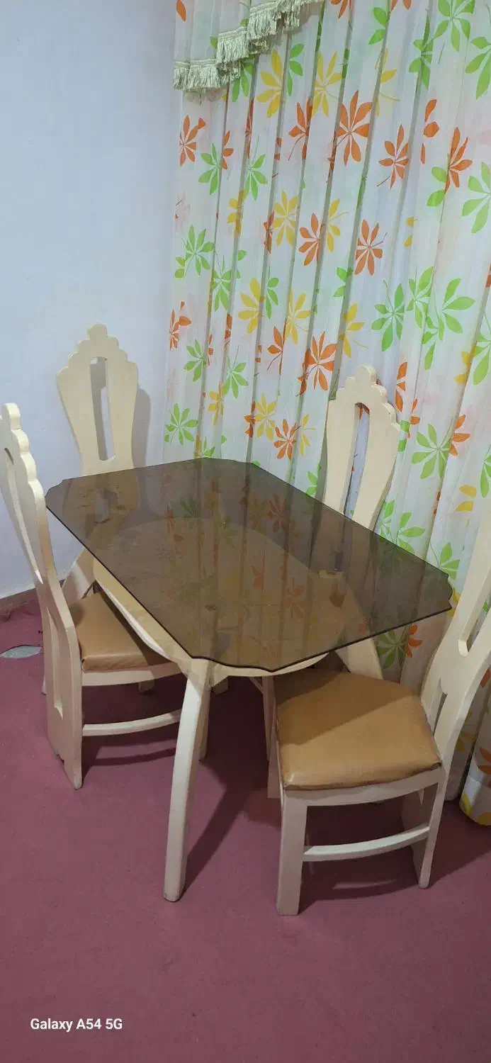 ناهار خوری ۴ نفره|میز و صندلی غذاخوری|رشت, نخودچر|دیوار