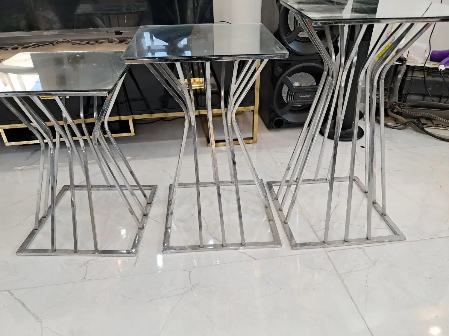 کنار سالنی|مبلمان خانگی و میز عسلی|قرچک, مهدیه|دیوار