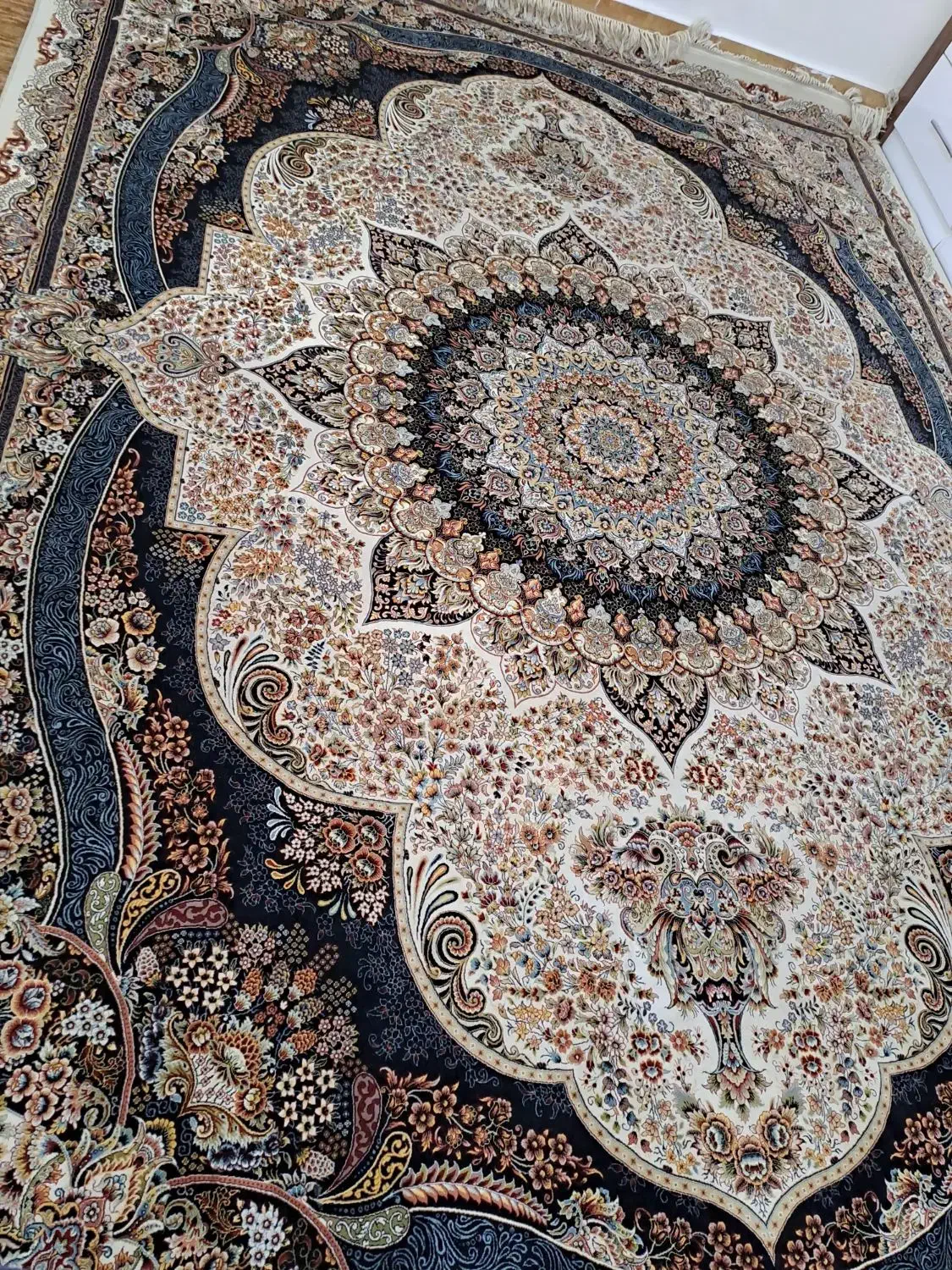 فرش ۹ متری|فرش|مراغه, |دیوار