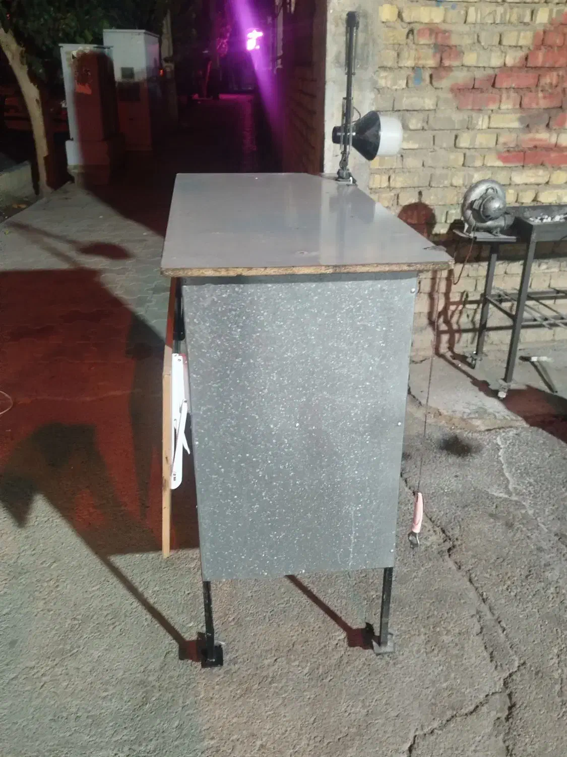 میز آهنی|فروشگاه و مغازه|شاهینشهر, سعدی جنوبی|دیوار