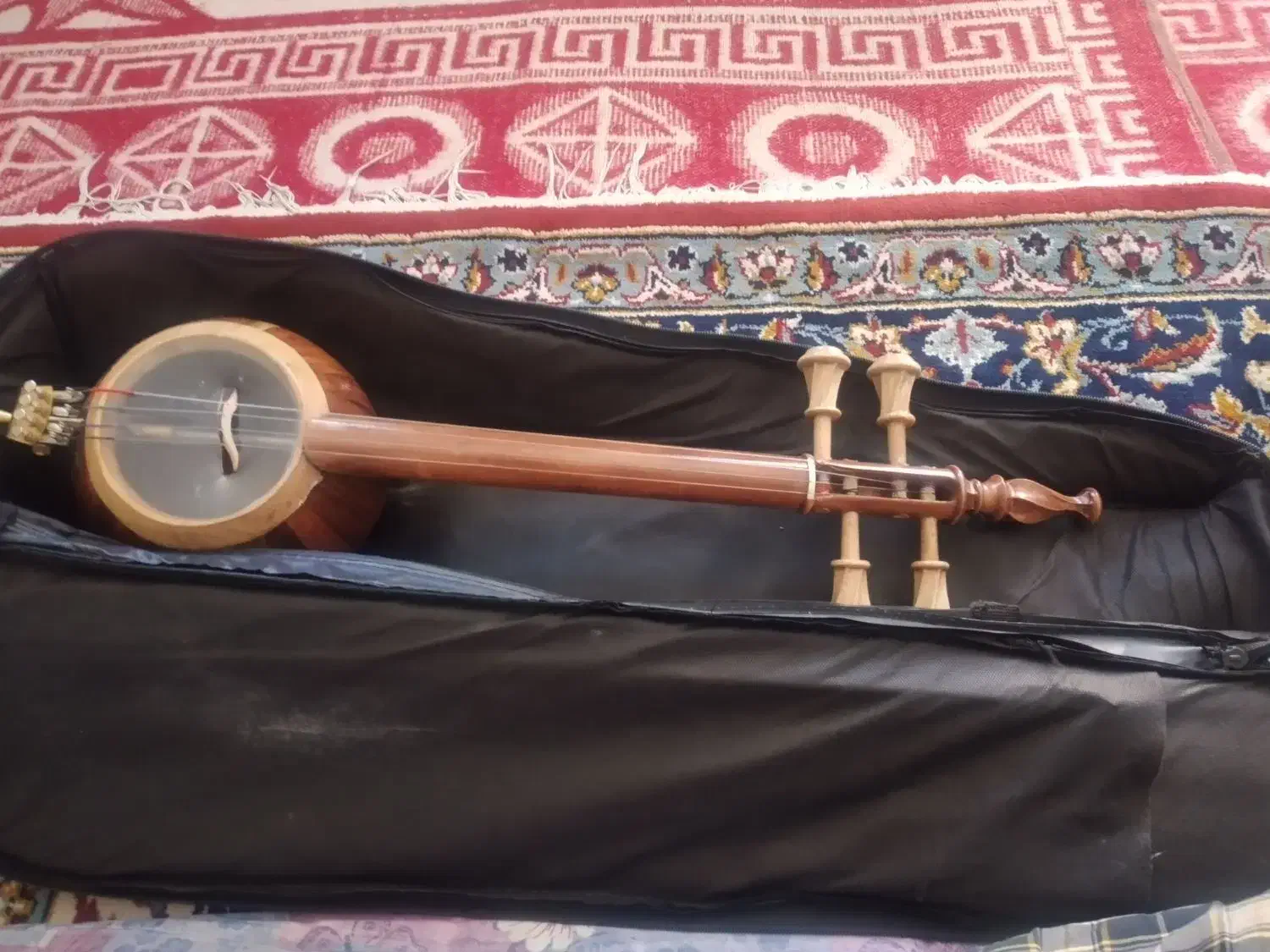 کمانچه پشت بسته|سازهای سنتی|خرمآباد, |دیوار