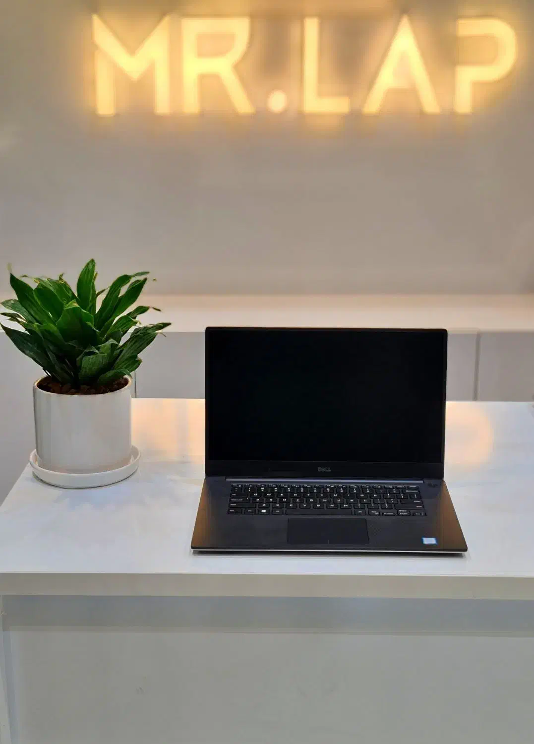 لپ تاپ Dell XPS گیمینگ 12هسته i7 نسل 9H گرافیک GTX|رایانه همراه|شیراز, عفیف‌آباد|دیوار
