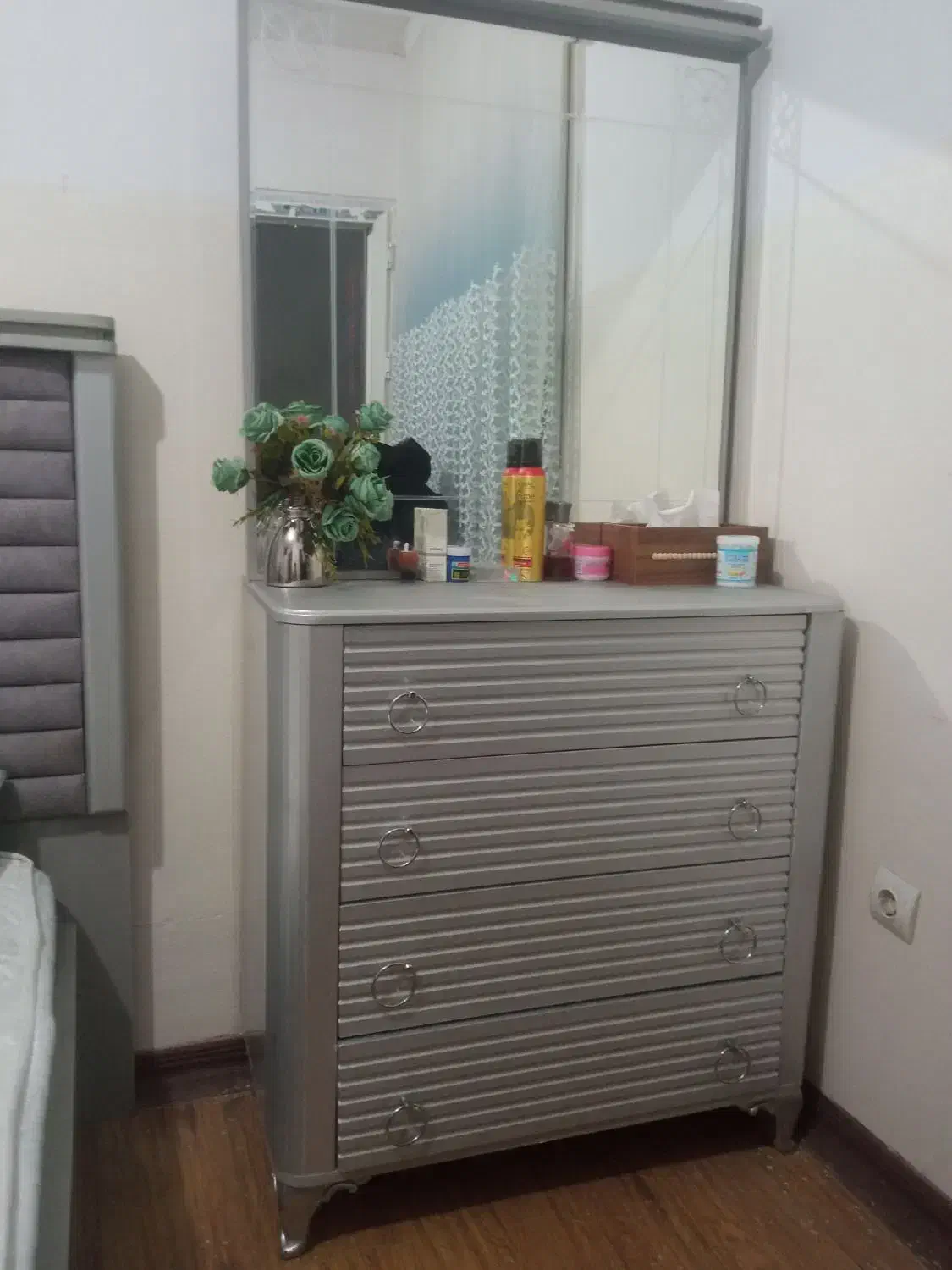 سرویس خواب|تخت و سرویس خواب|پرند, فاز ۴|دیوار