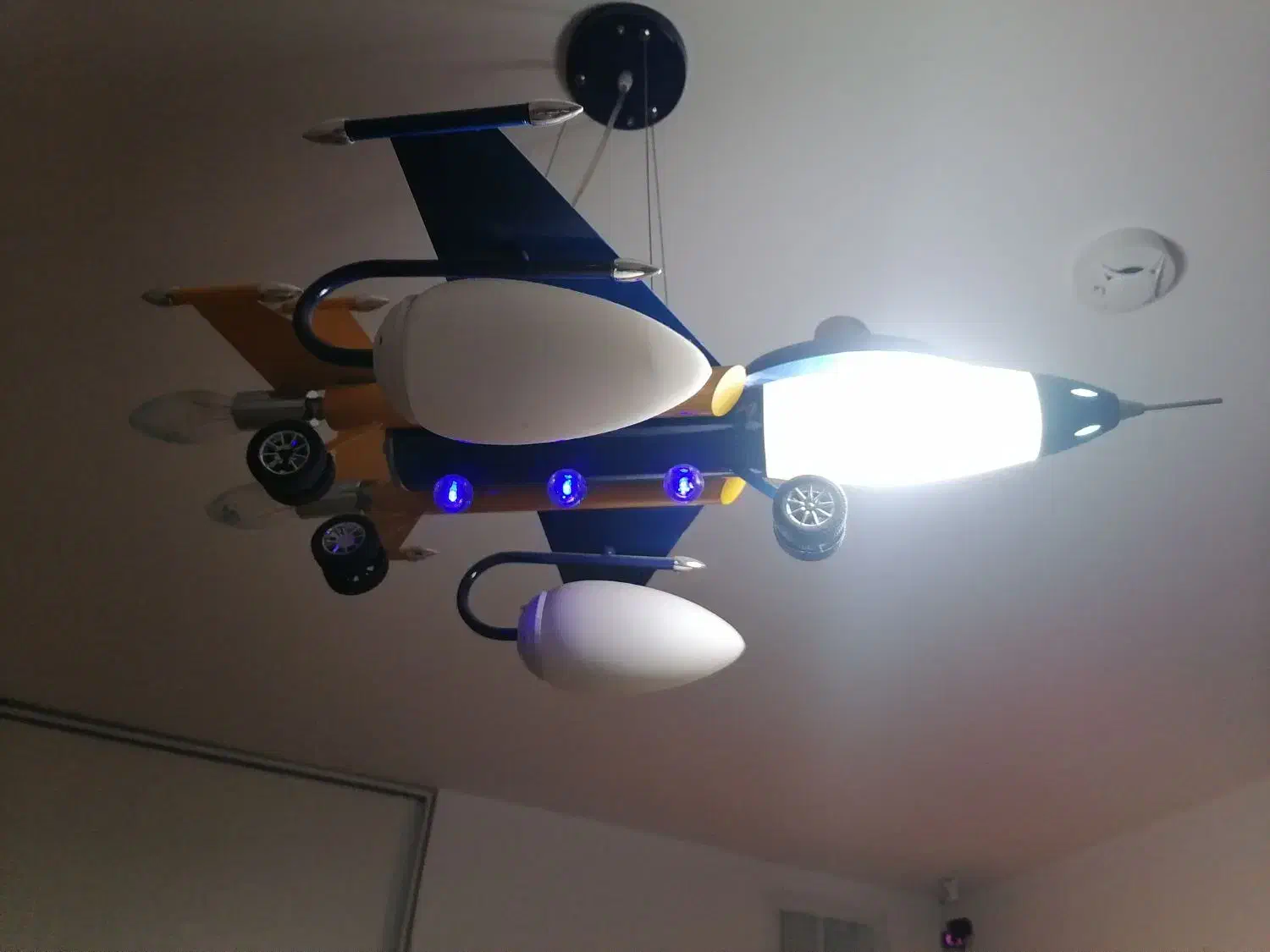 لوستر اتاق کودک|لوستر و چراغ آویز|کرمانشاه, |دیوار