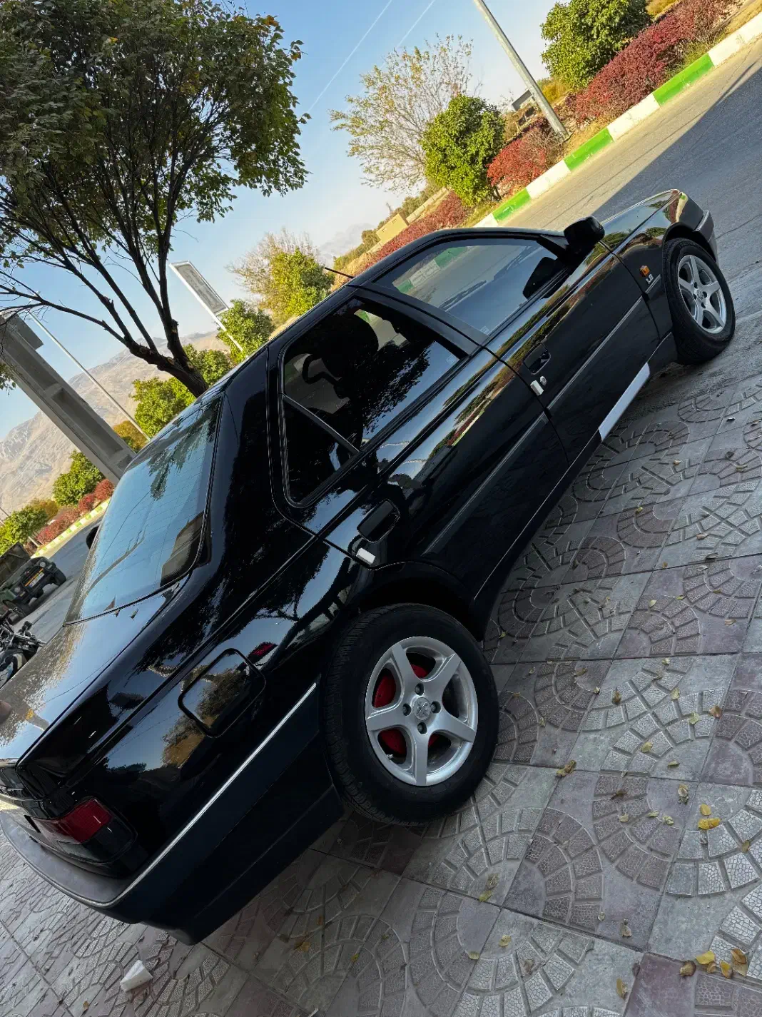 405 مدل ۴۰۳|خودرو سواری و وانت|نی‌ریز, |دیوار