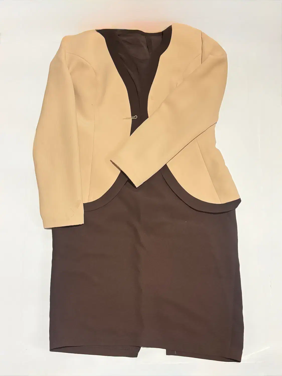 لباس زنانه|لباس|مرودشت, تامین اجتماعی‎|دیوار