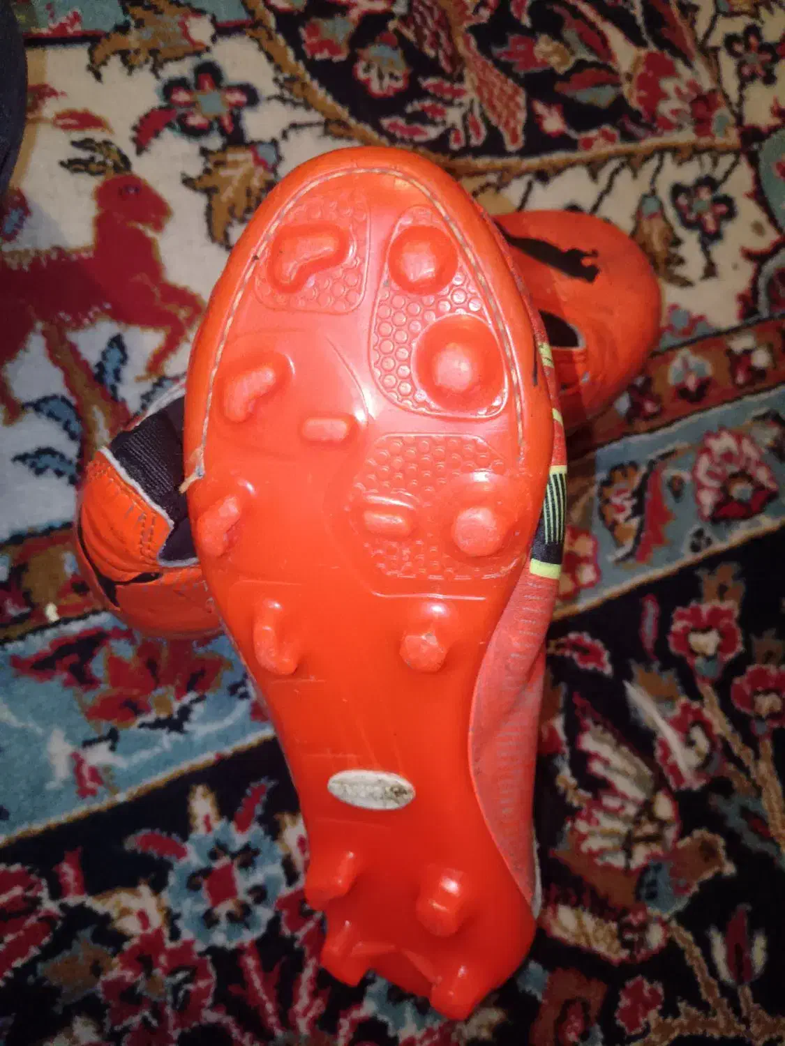 کفش فوتبال|کیف، کفش، کمربند|یاسوج, |دیوار