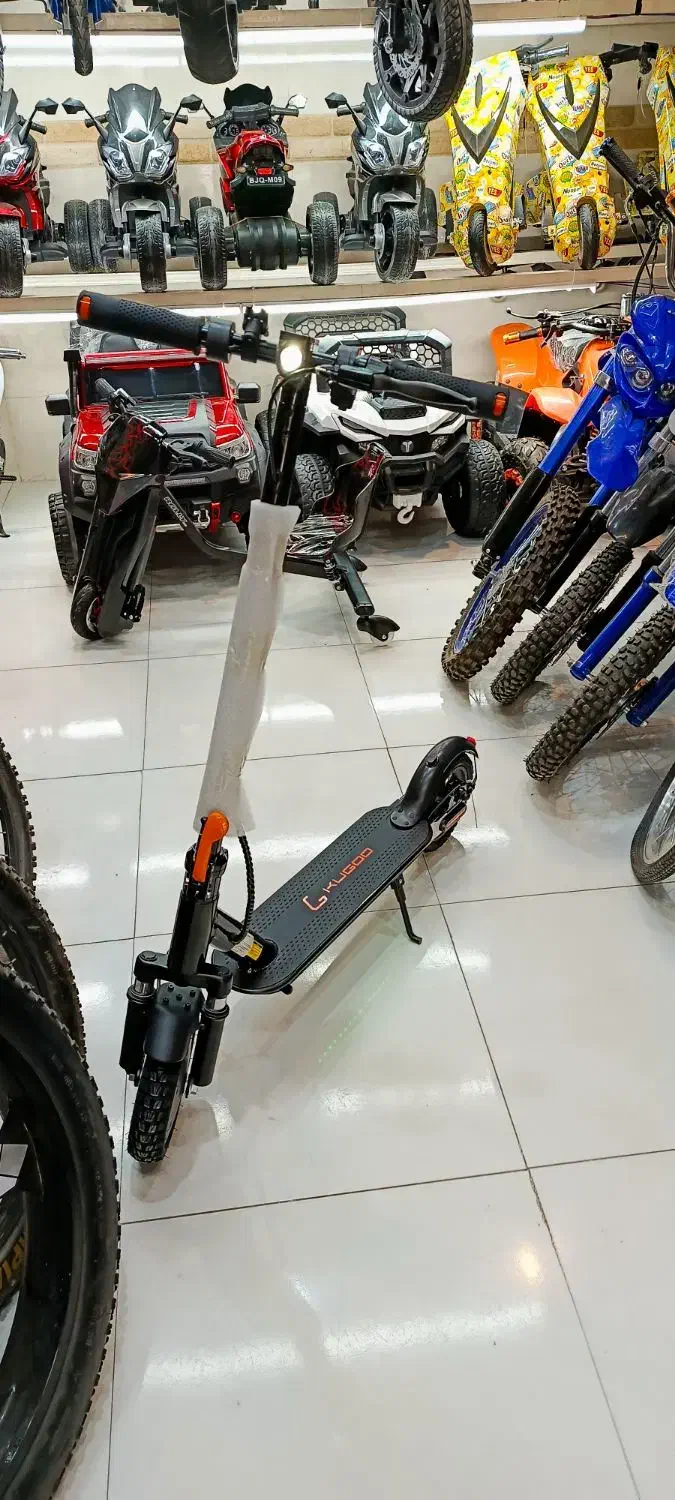 اسکوتر ایستاده کمک دار (غلامی)|دوچرخه، اسکیت، اسکوتر|زاهدان, |دیوار