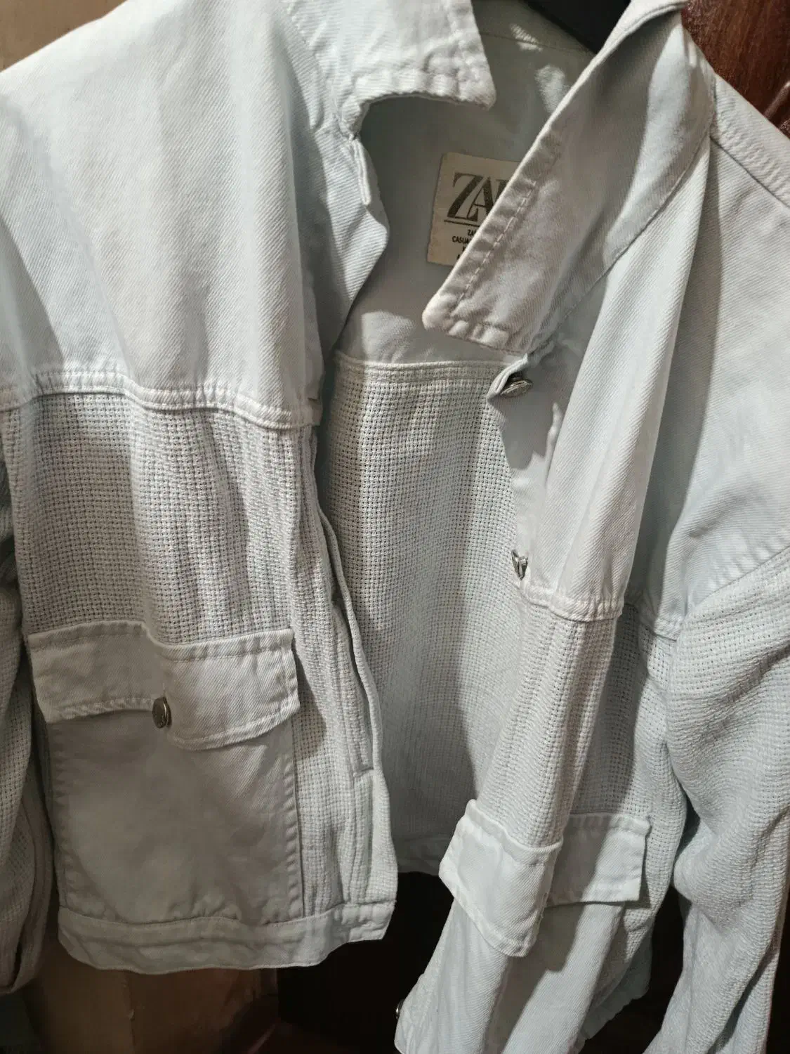 کت نو|لباس|شیراز, بعثت|دیوار