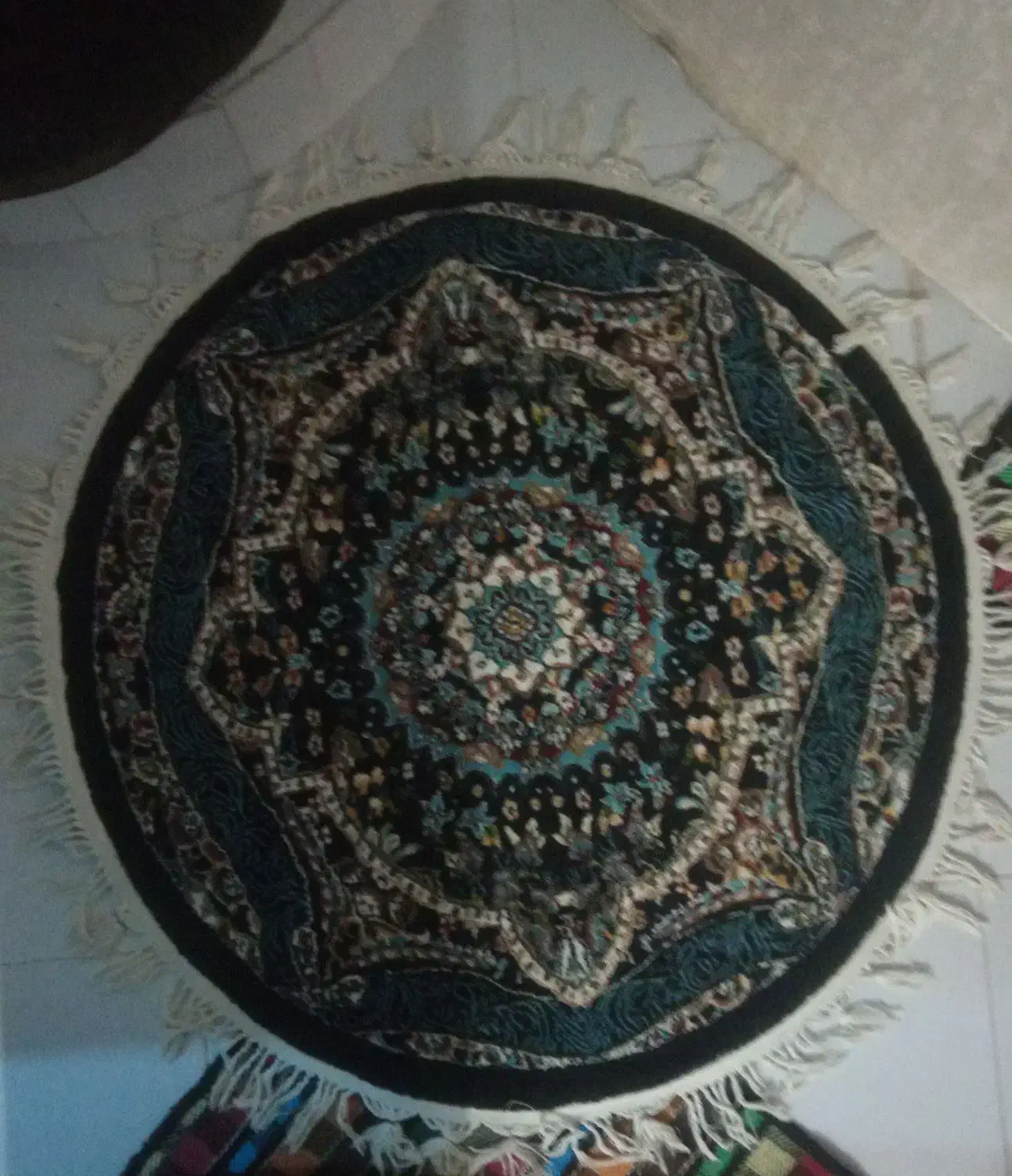 فرش گرد سرمه ای رنگ|فرش|مشهد, اسماعیل آباد (سپاد)|دیوار