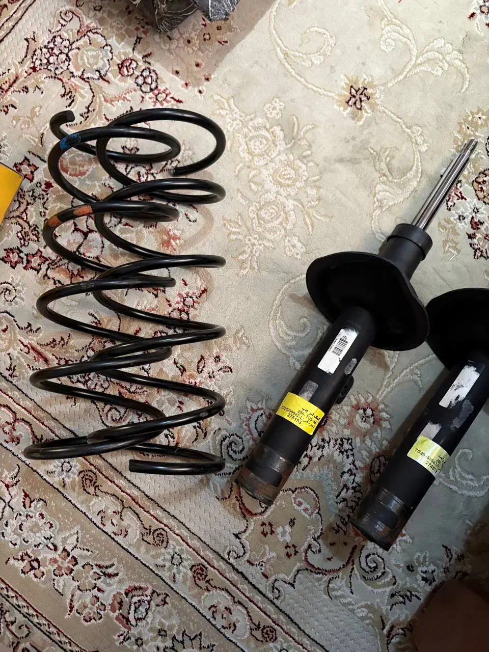 کمک فنر و لول فنر فابریک ۲۰۶ ایساکویی در حد نو|قطعات یدکی و لوازم جانبی|تهران, مجیدیه|دیوار