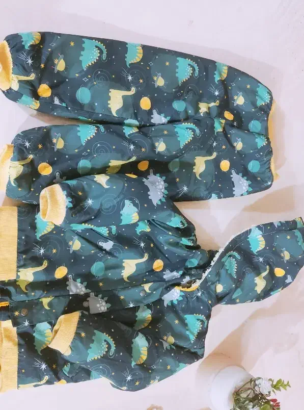 کاپشن شلوار سا تو پشمی و دورس ۳ تا ۴ سال|کفش و لباس بچه|شاهینشهر, خبرنگار|دیوار