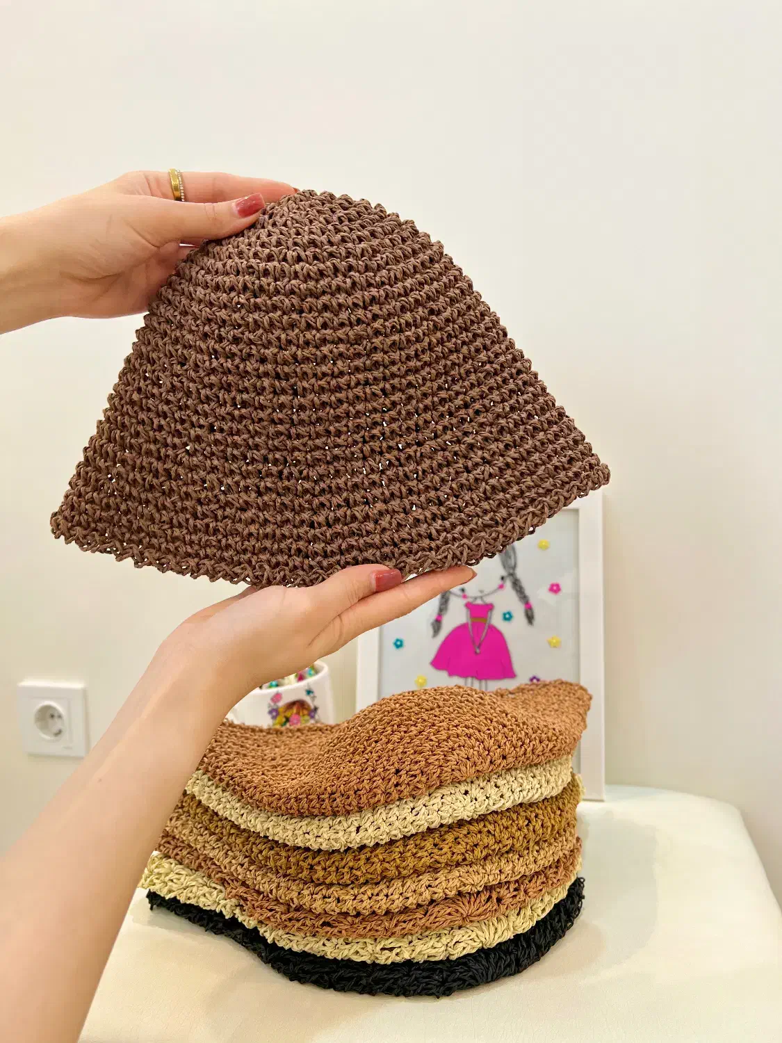 کلاه رافیا ساحلی|لباس|اصفهان, امامزاده اسماعیل|دیوار