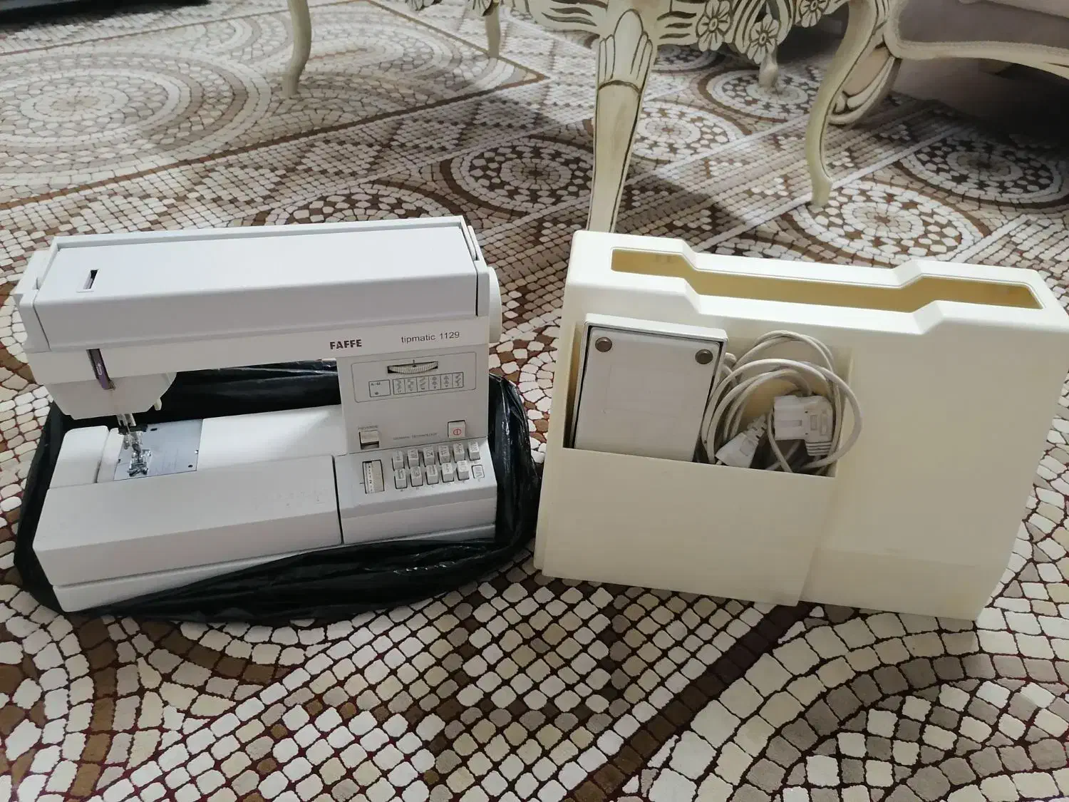 چرخ خیاطی|چرخ خیاطی و ریسندگی|گلبهار, شهر جدید گلبهار|دیوار