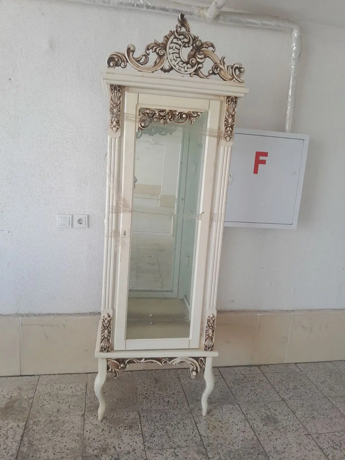 گنجه|بوفه، ویترین، کنسول|مشهد, سیس‌آباد|دیوار