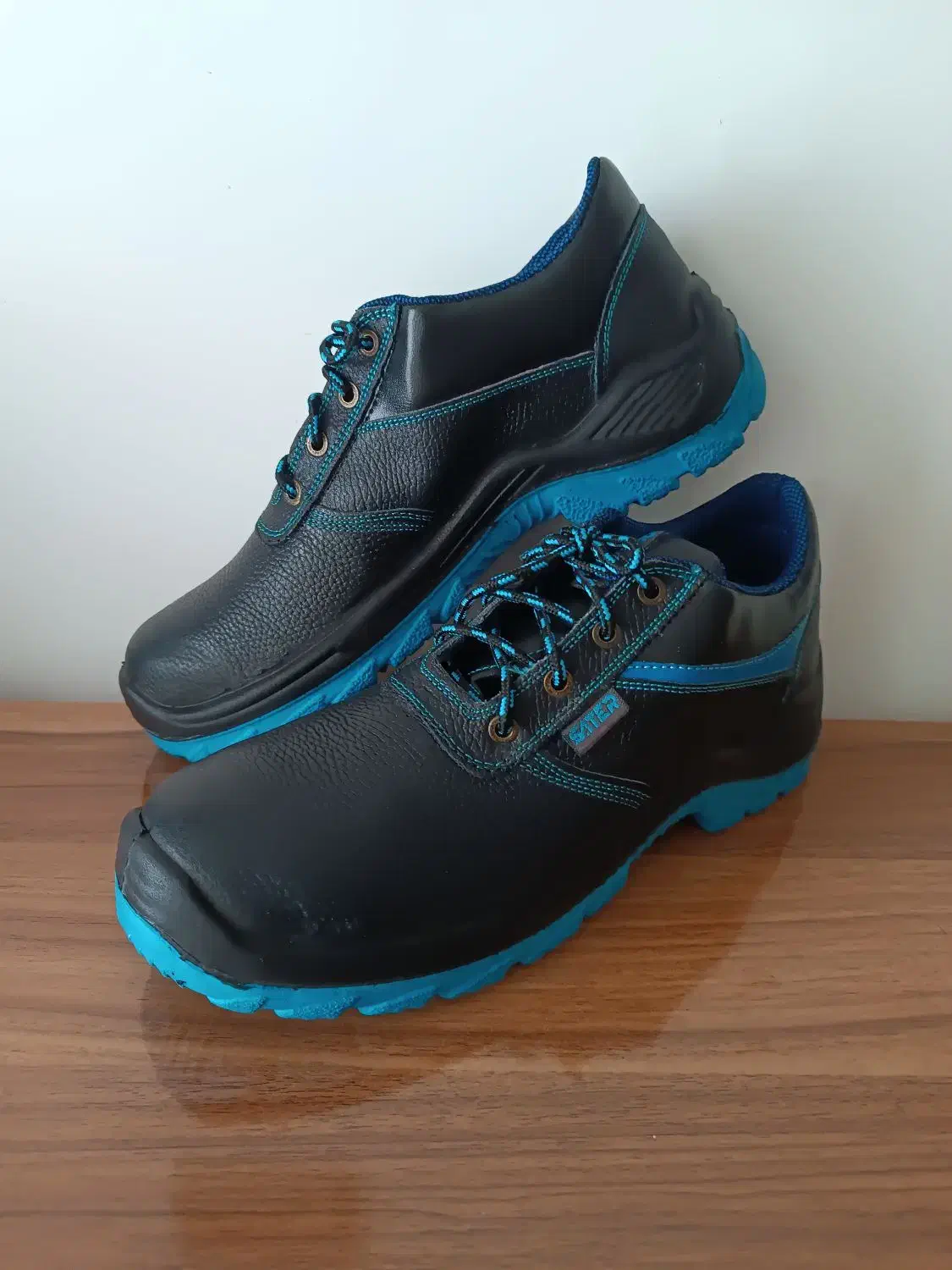 کفش ضد ضربه|کیف، کفش، کمربند|چناران, |دیوار