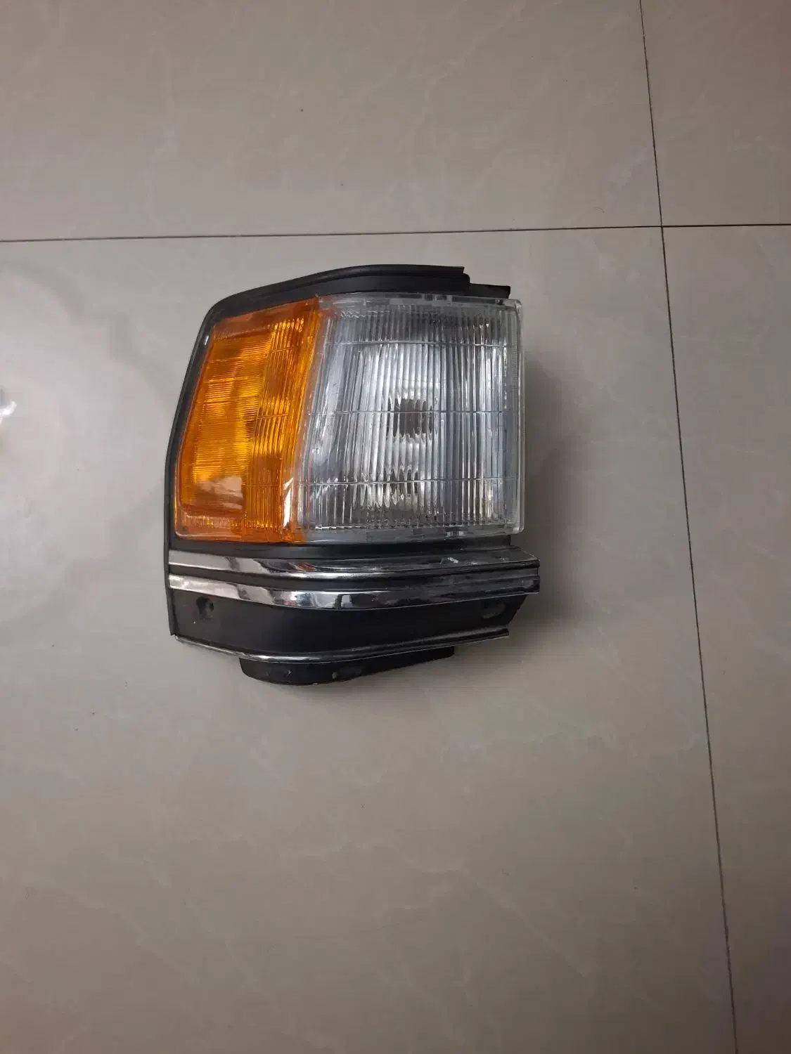 مجموعه چراغ راهنما و چراغ کوچک تویوتا کریسیدا|قطعات یدکی و لوازم جانبی|تهران, سازمان برنامه جنوبی|دیوار