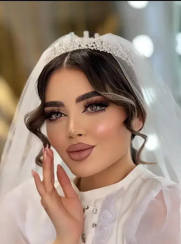 خود آرایی|خدمات آرایشگری و زیبایی|دورود, |دیوار