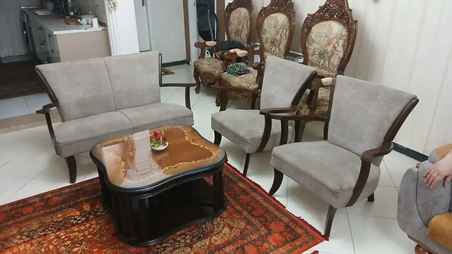 مبل ۴ نفره|مبلمان خانگی و میز عسلی|تهران, تهرانپارس جنوبی|دیوار