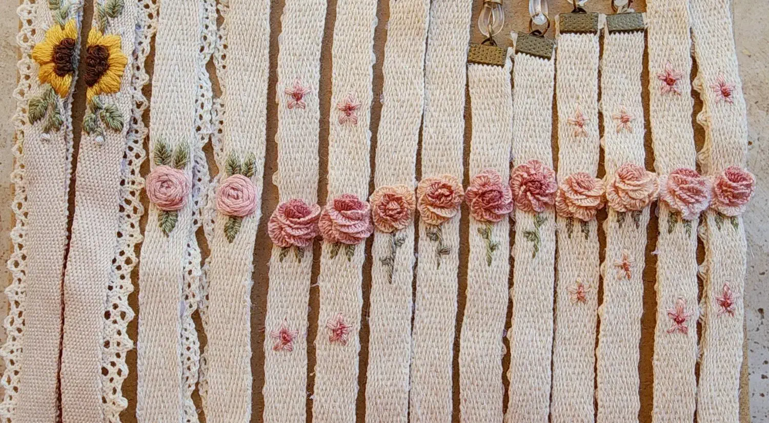 بند عینک گلدوزی شده|زیورآلات و اکسسوری|کرج, دانشگاه هنر تهران (پردیس کرج)|دیوار