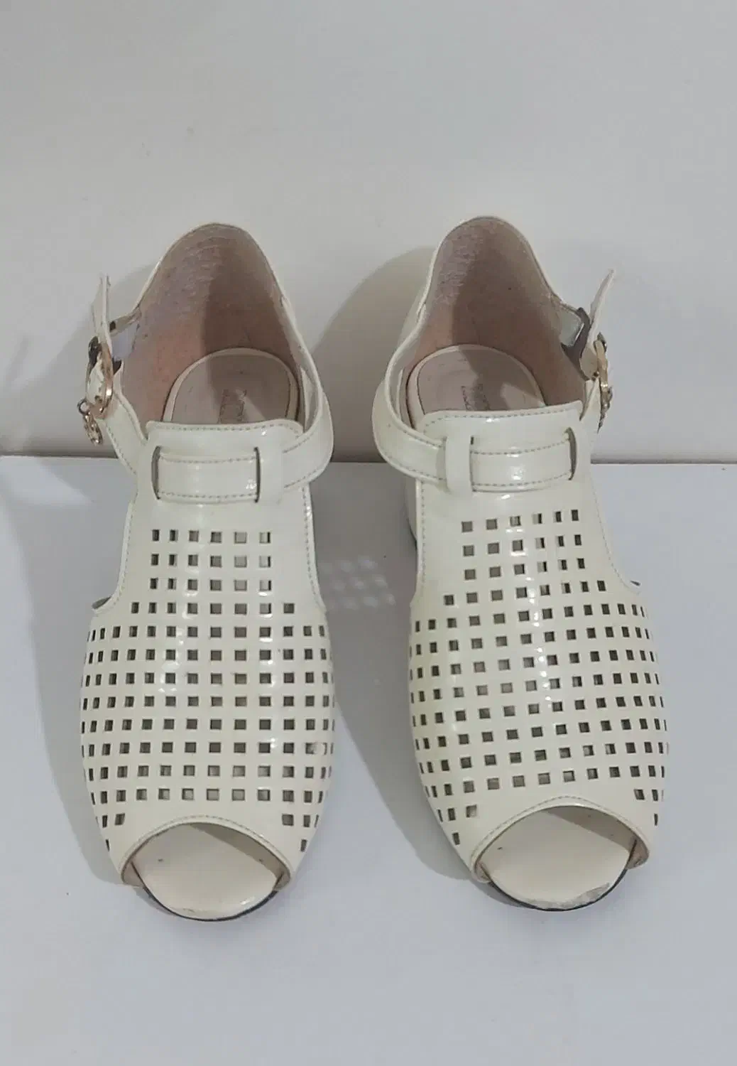 کفش دخترانه|کفش و لباس بچه|تربتحیدریه, شهید قرنی|دیوار