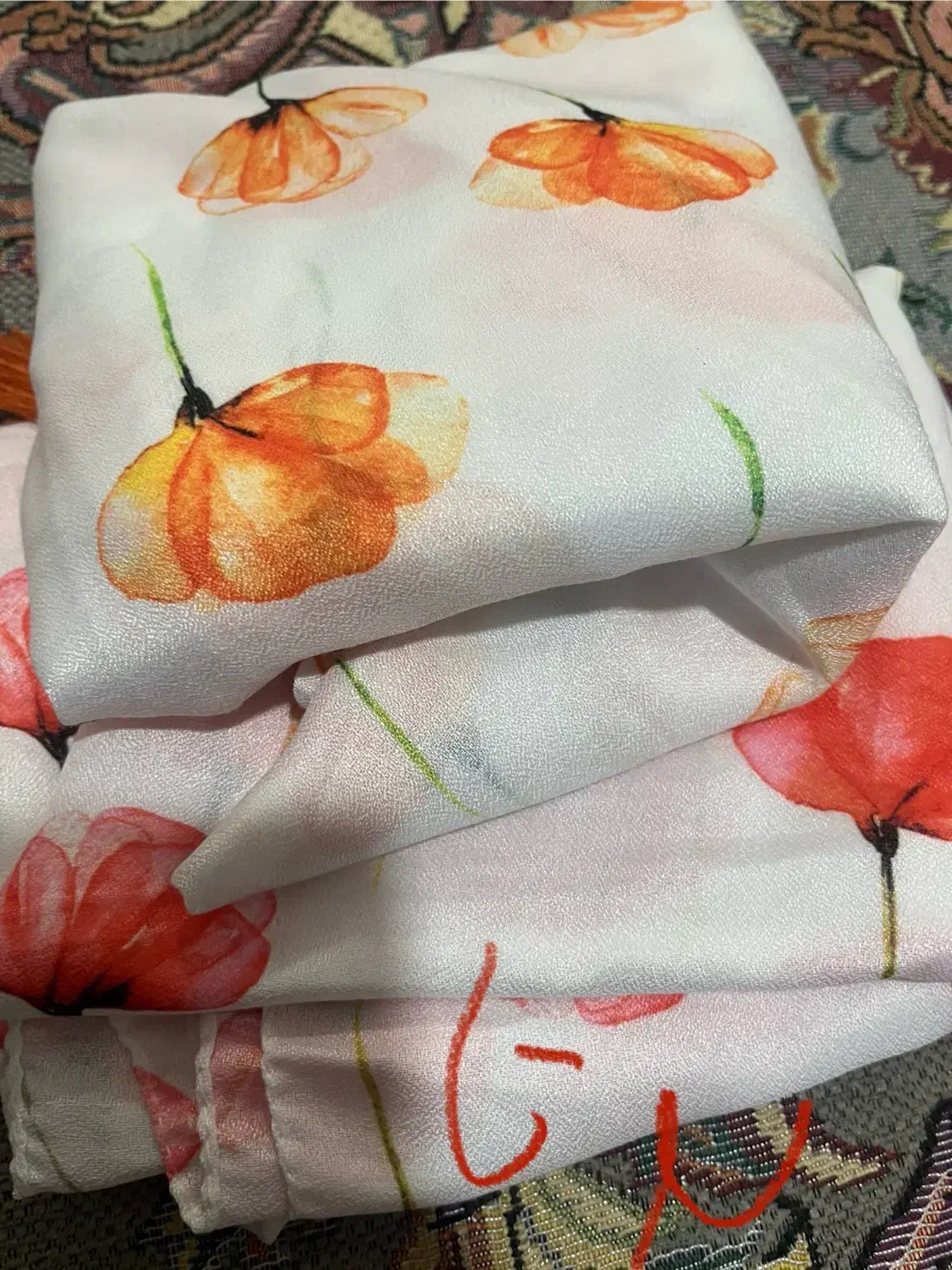 ۲۳۳ عدد شال و روسری باهم به فروش میرسد|لباس|ماسال, |دیوار