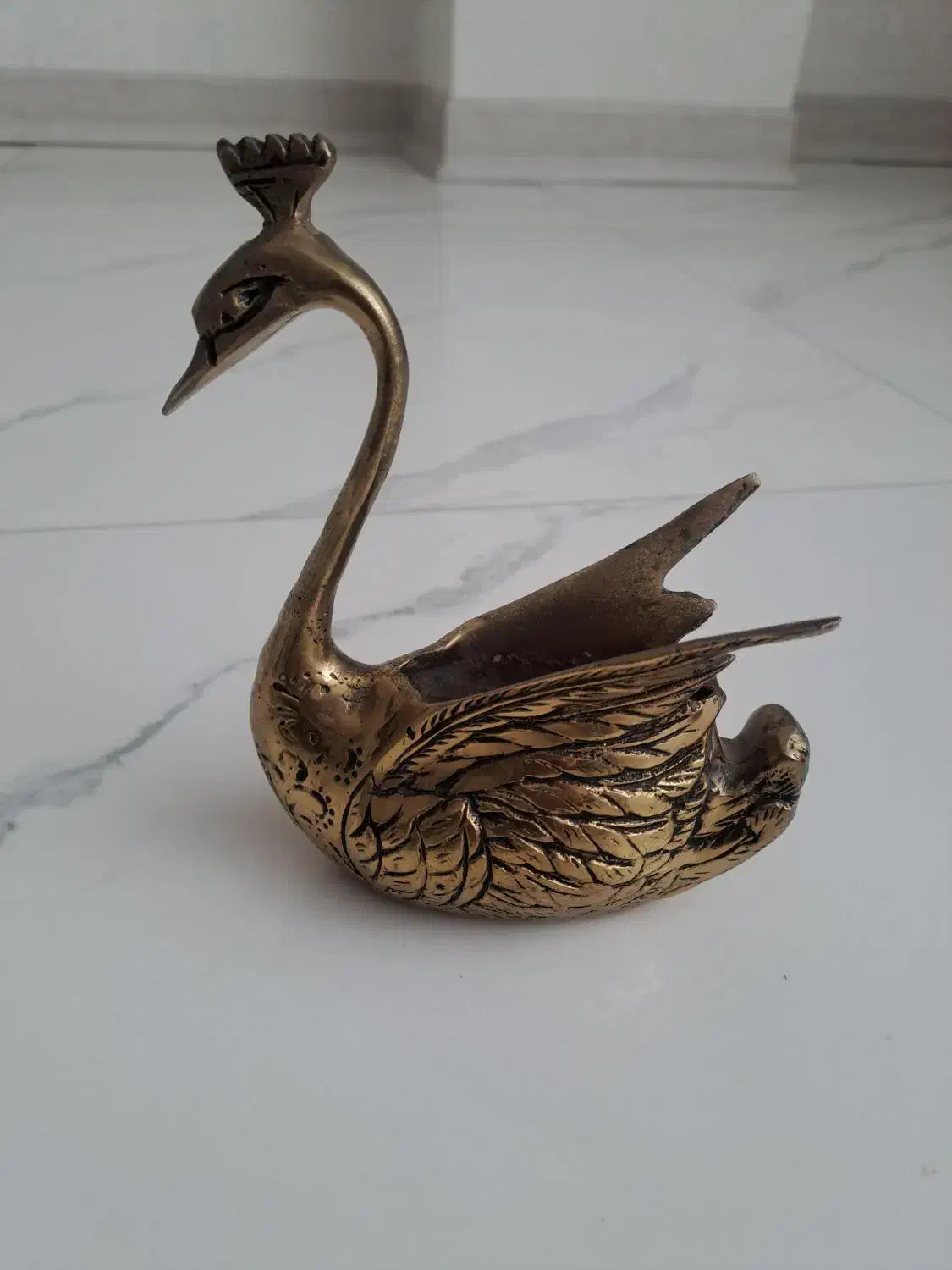 مجسمه برنز و ظرف کنار سالنی|کلکسیون اشیاء عتیقه|اراک, |دیوار