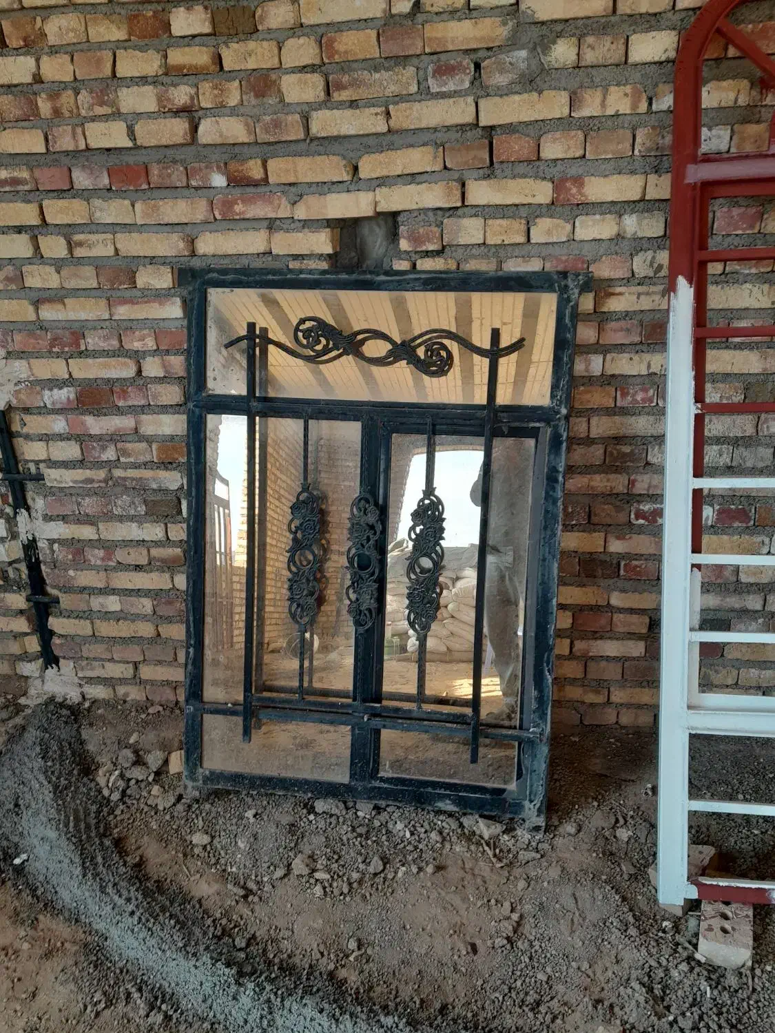 سه پنجره سنگین وزن برای مصرف کننده|مصالح و تجهیزات ساختمان|پلدشت, |دیوار