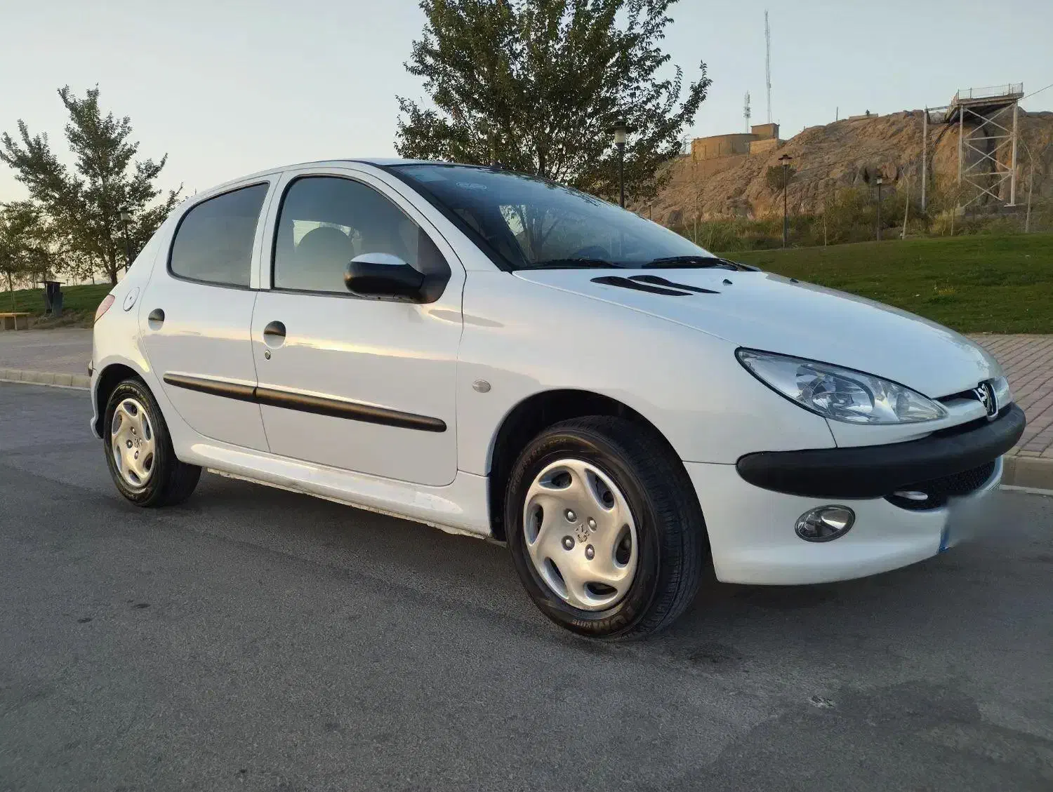 پژو 206 TU5 خونگی 98|خودرو سواری و وانت|خمینی‌شهر, |دیوار