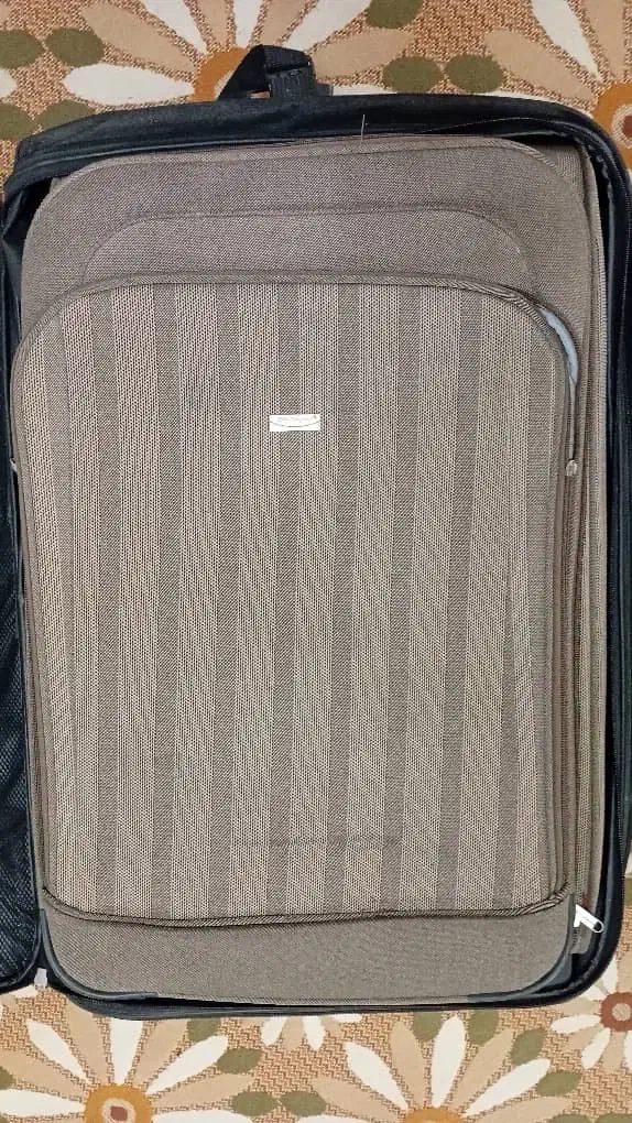 چمدان بزرگ|کیف، کفش، کمربند|شیراز, شهرک والفجر|دیوار