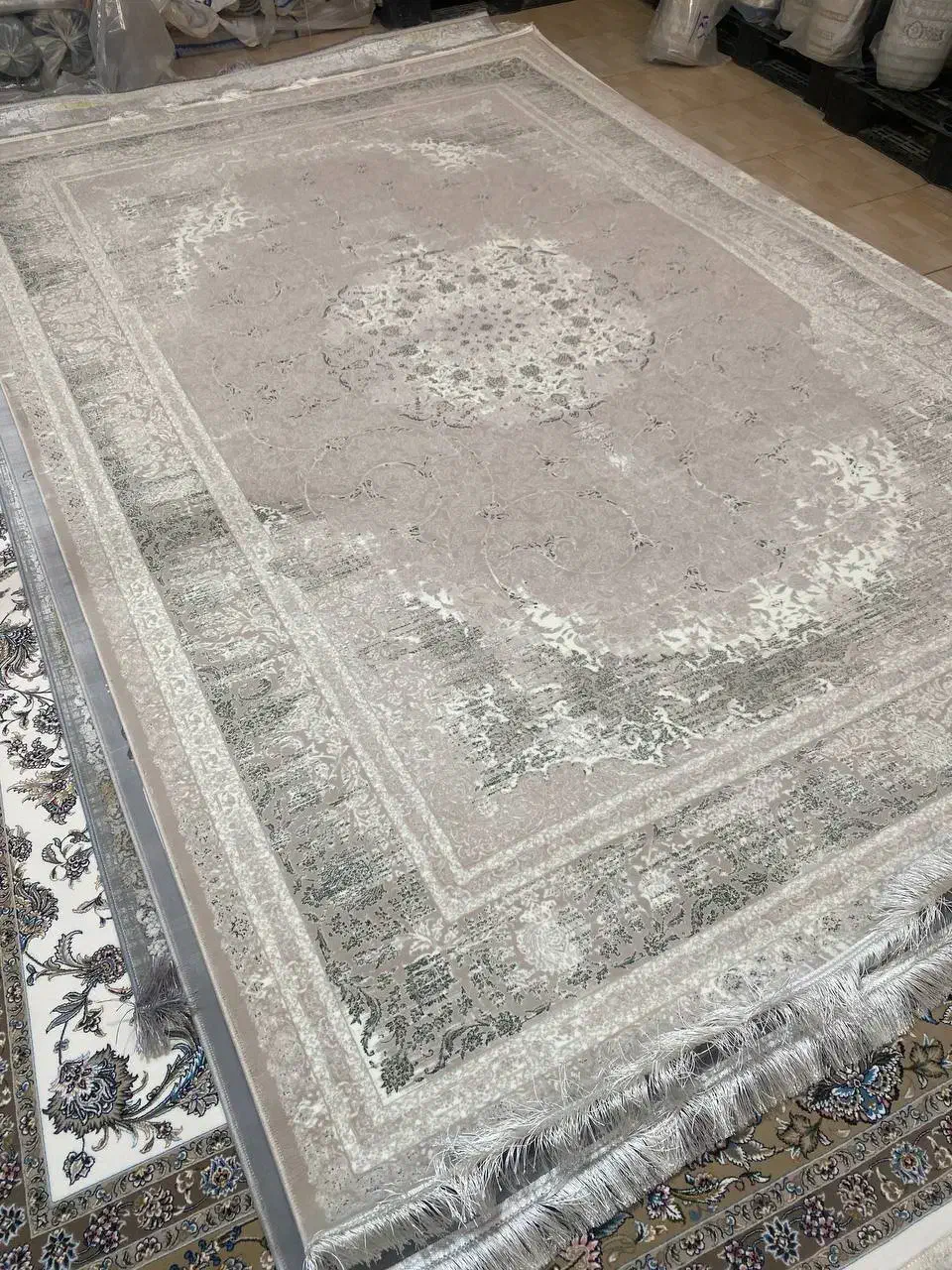 فرش ۱۲۰۰شانه نخ تمام اکرولیک۱۲و۹و۶انبارفرش تخفیفی|فرش|تهران, سیروس|دیوار