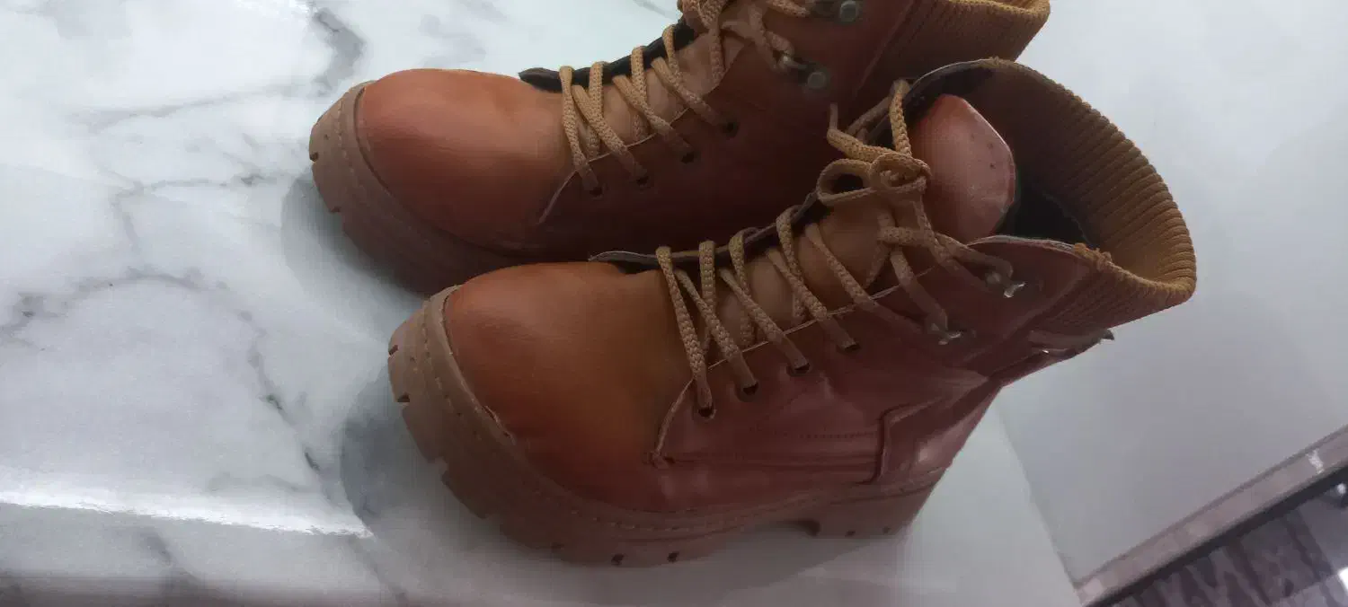 بوت|کیف، کفش، کمربند|گنبد کاووس, |دیوار