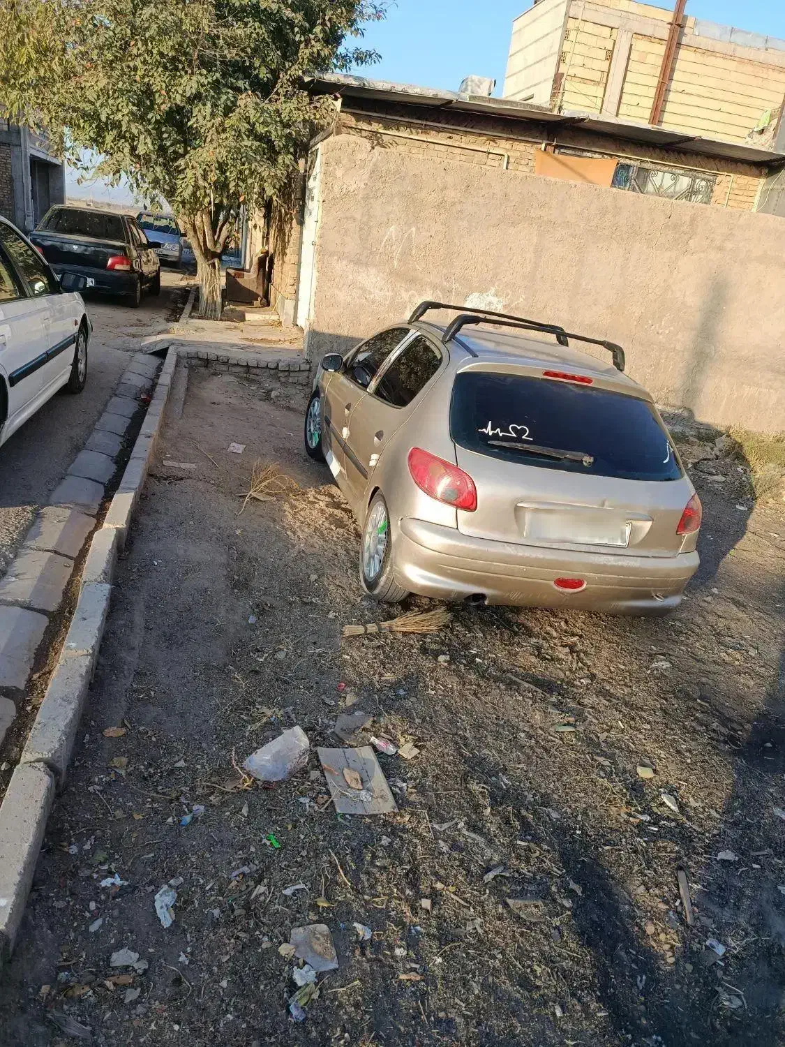 206 مدل 83 تمیز|خودرو سواری و وانت|بوئین زهرا, |دیوار