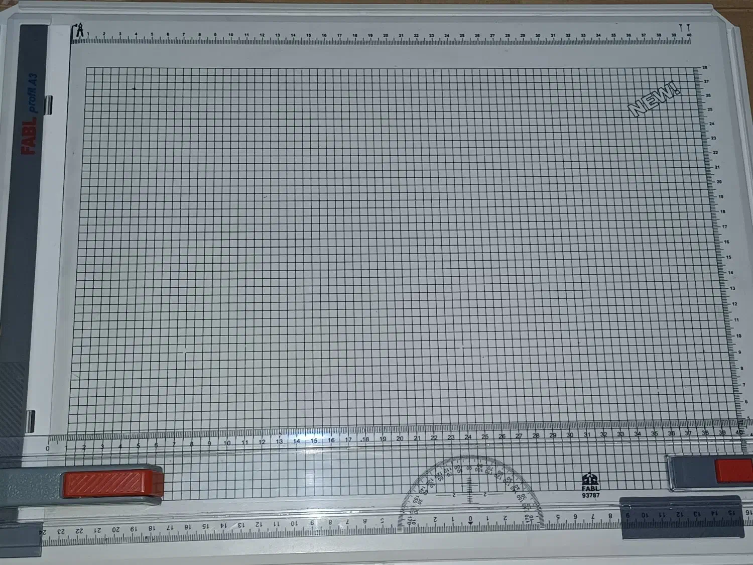 تخت رسم فابل نو و تمیز|لوازم التحریر|تهران, باشگاه نفت|دیوار