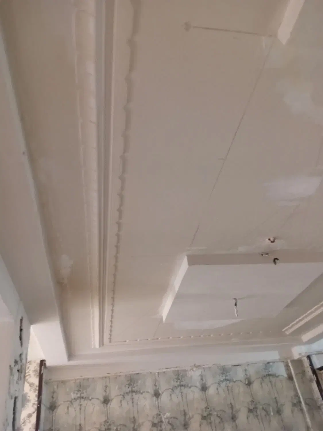 گچ کاری و لکه گیری انجام میشود|خدمات پیشه و مهارت|کرمان, |دیوار