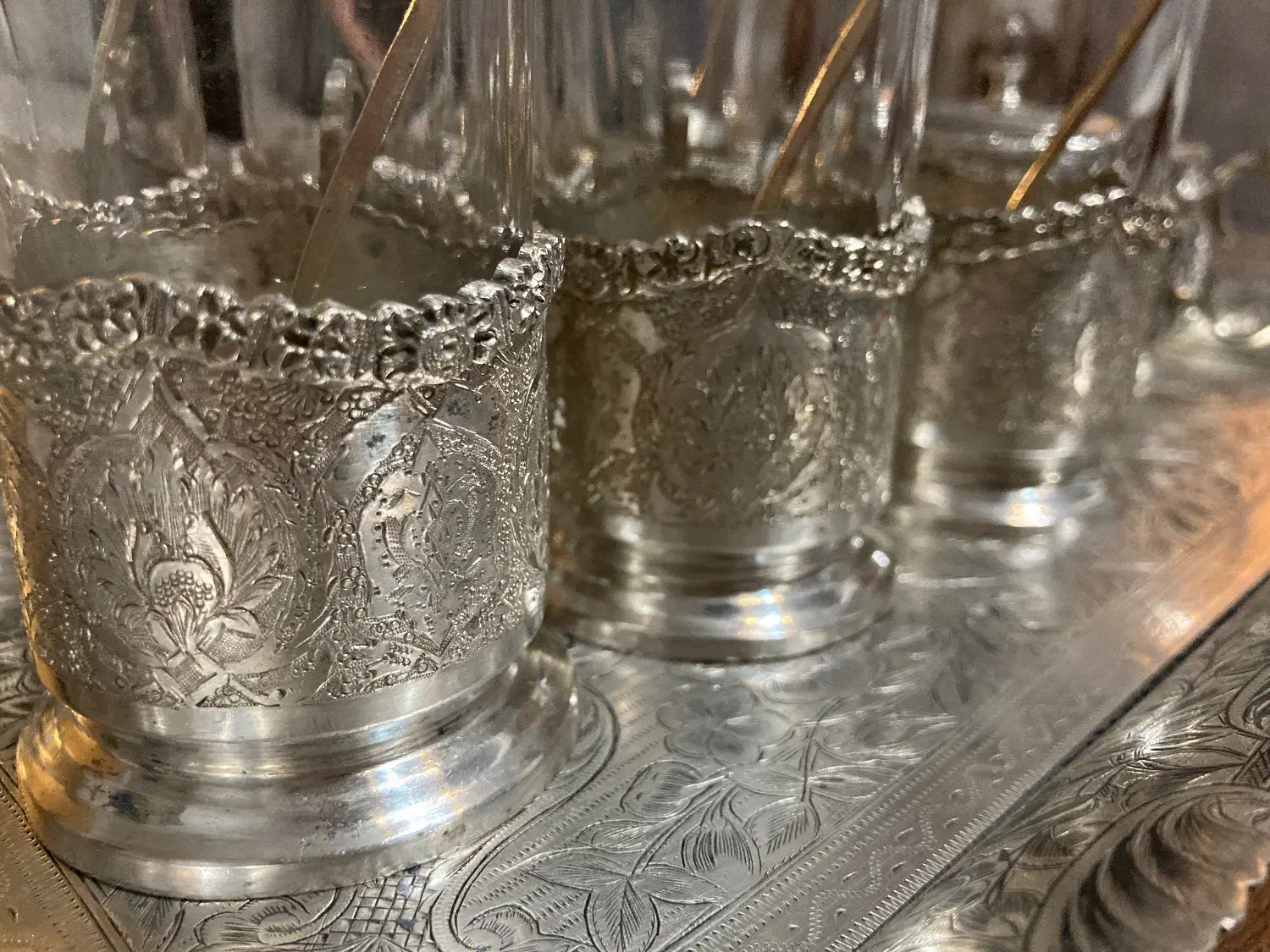 ست چایی خوری اصفحان تمام نقره ۸۴ عیار|کلکسیون اشیاء عتیقه|مشهد, شهید فرامرز عباسی|دیوار