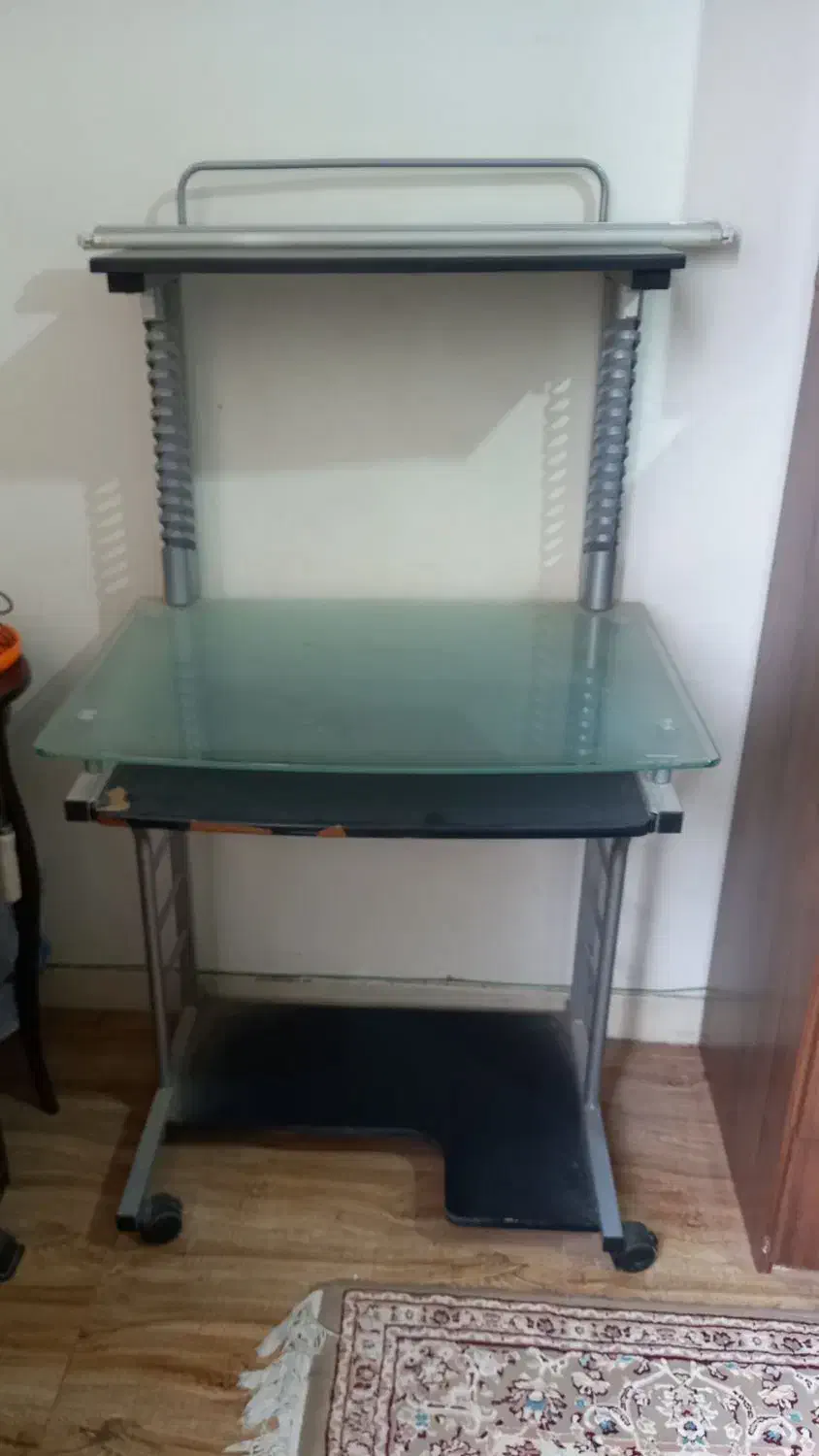 میز تحریز یا کامپیوتر|میز تحریر و کامپیوتر|کرج, شاهینویلا|دیوار