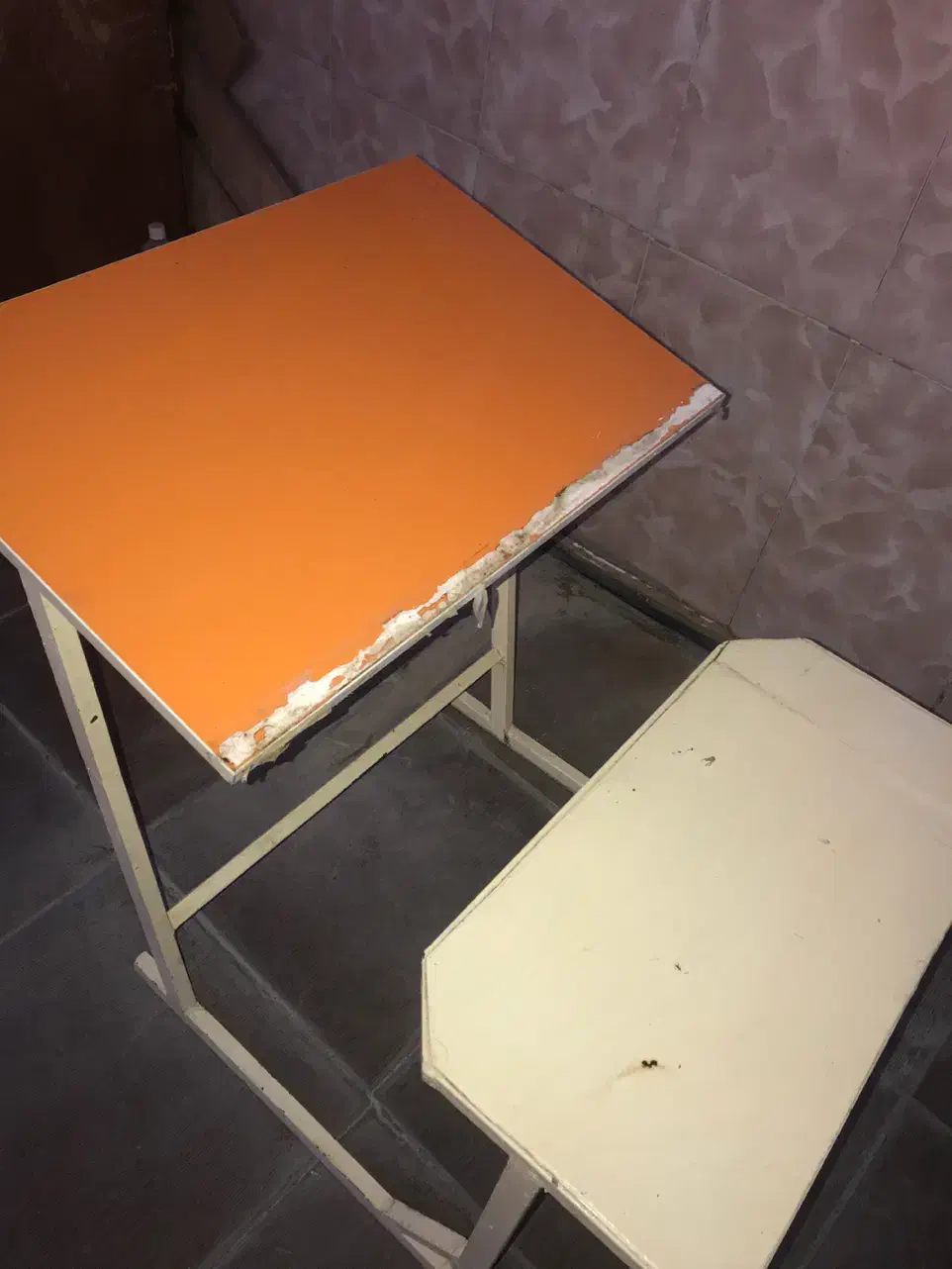 نیمکت درجه یک|صندلی و نیمکت|خرم بید, |دیوار