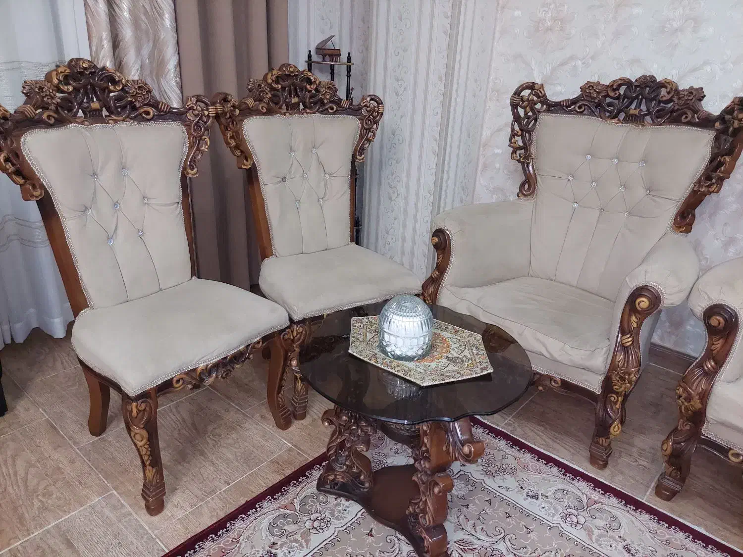 مبلمان|مبلمان خانگی و میز عسلی|هشتگرد, هشتگرد قدیم|دیوار