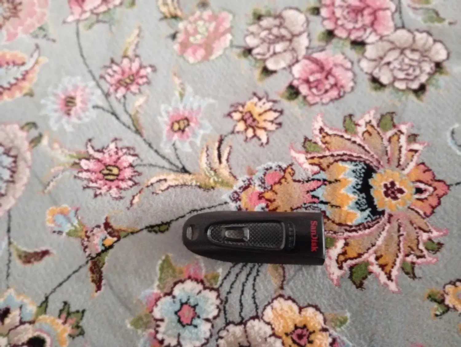 فلش ۳۲ گیگ سان دیسک|قطعات و لوازم جانبی رایانه|کامیاران, |دیوار