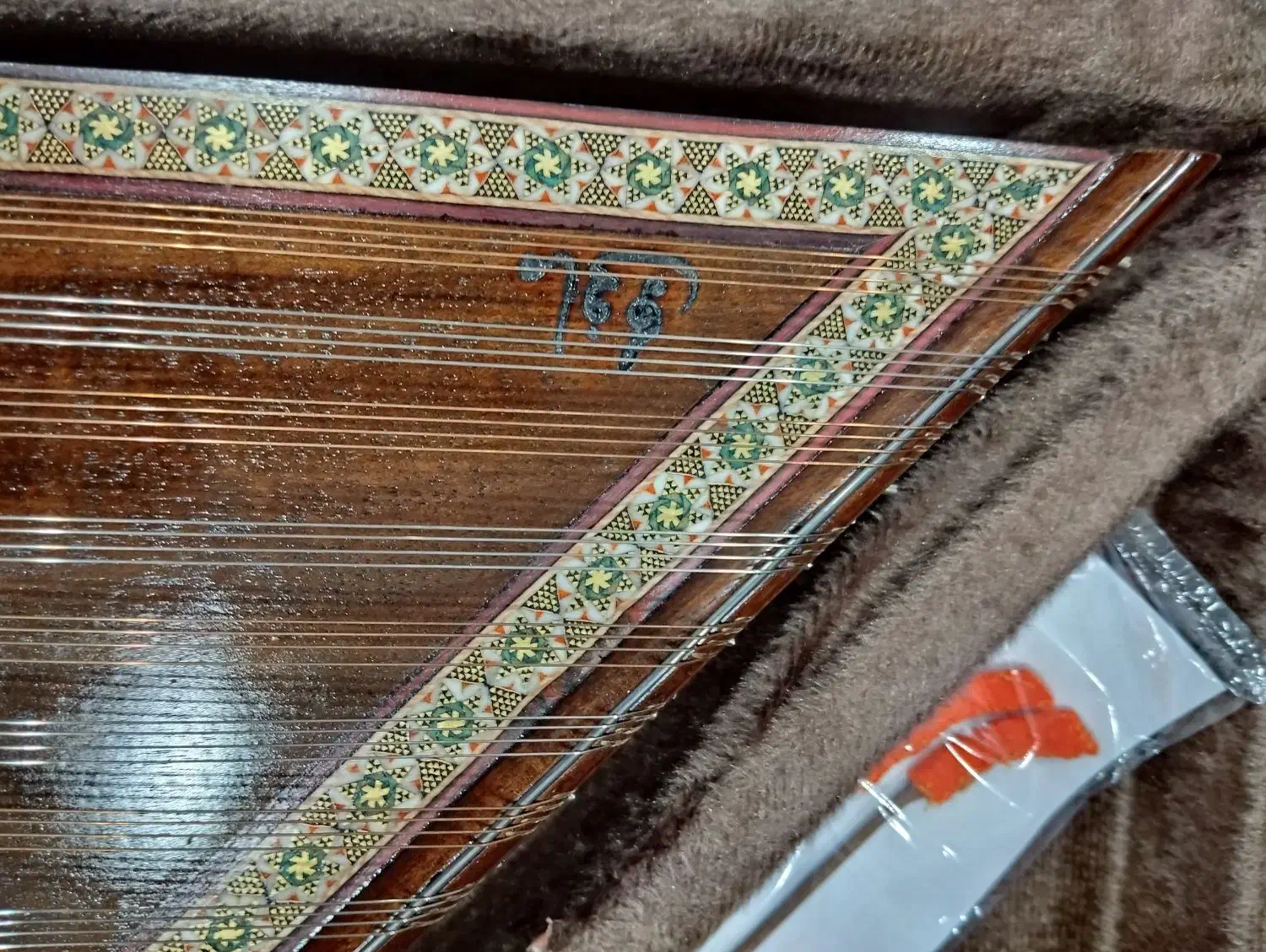 سنتور مافی با تذهیب، کیف مخصوص، مضراب و آچار کوک‌|سازهای سنتی|تهران, حکمت|دیوار