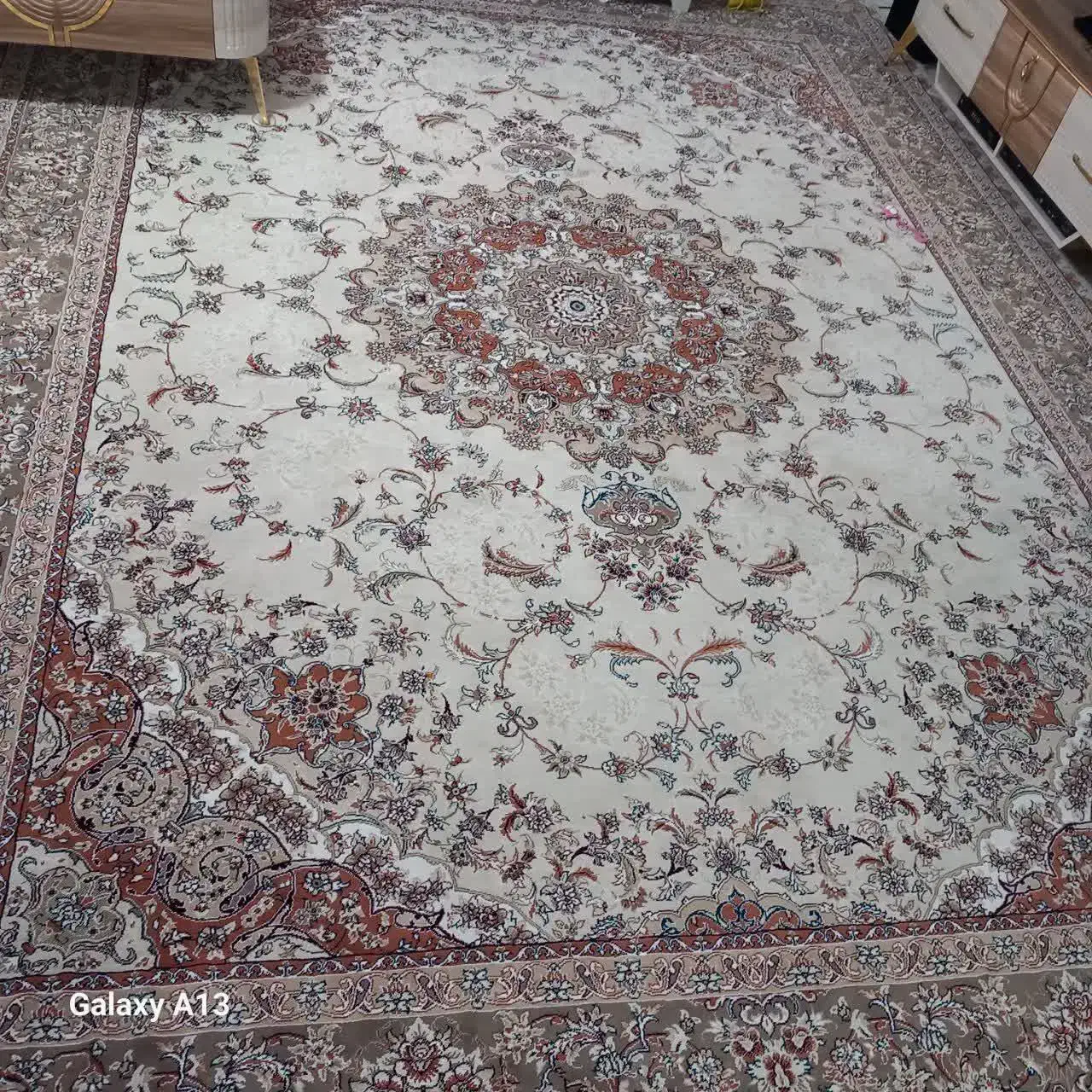 فرش ۱۲متری کرم|فرش|پرند, فاز ۶|دیوار