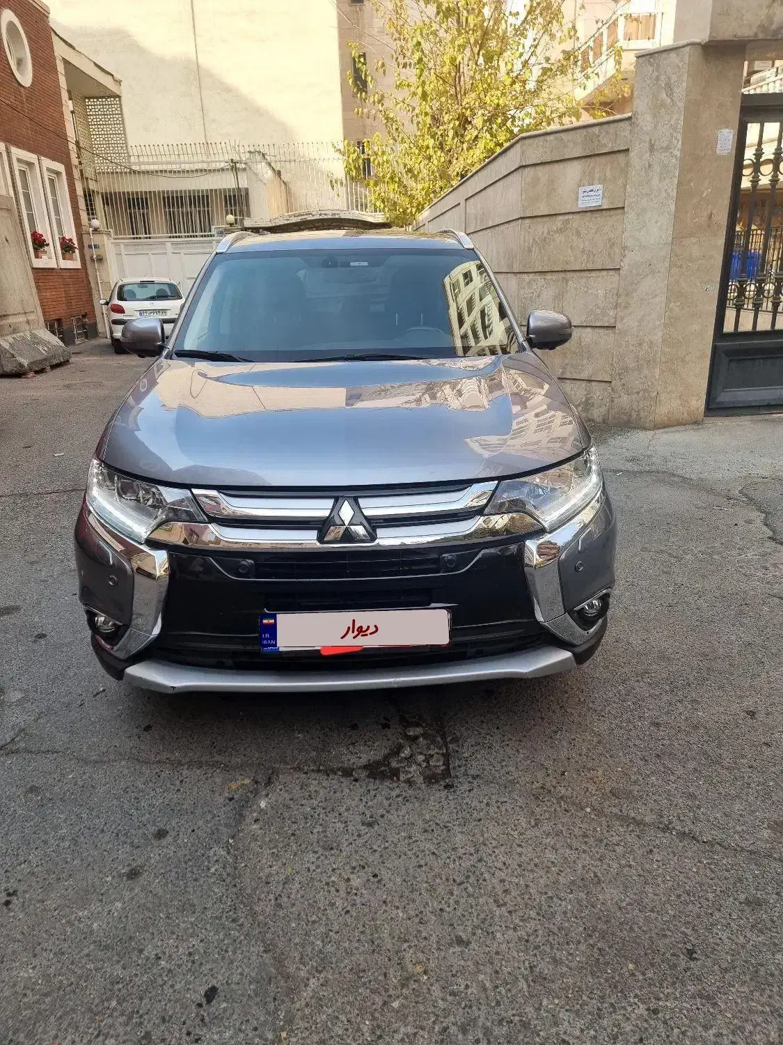 میتسوبیشی اوتلندر ۲۰۱۷ تیپ پنج|خودرو سواری و وانت|تهران, قیطریه|دیوار